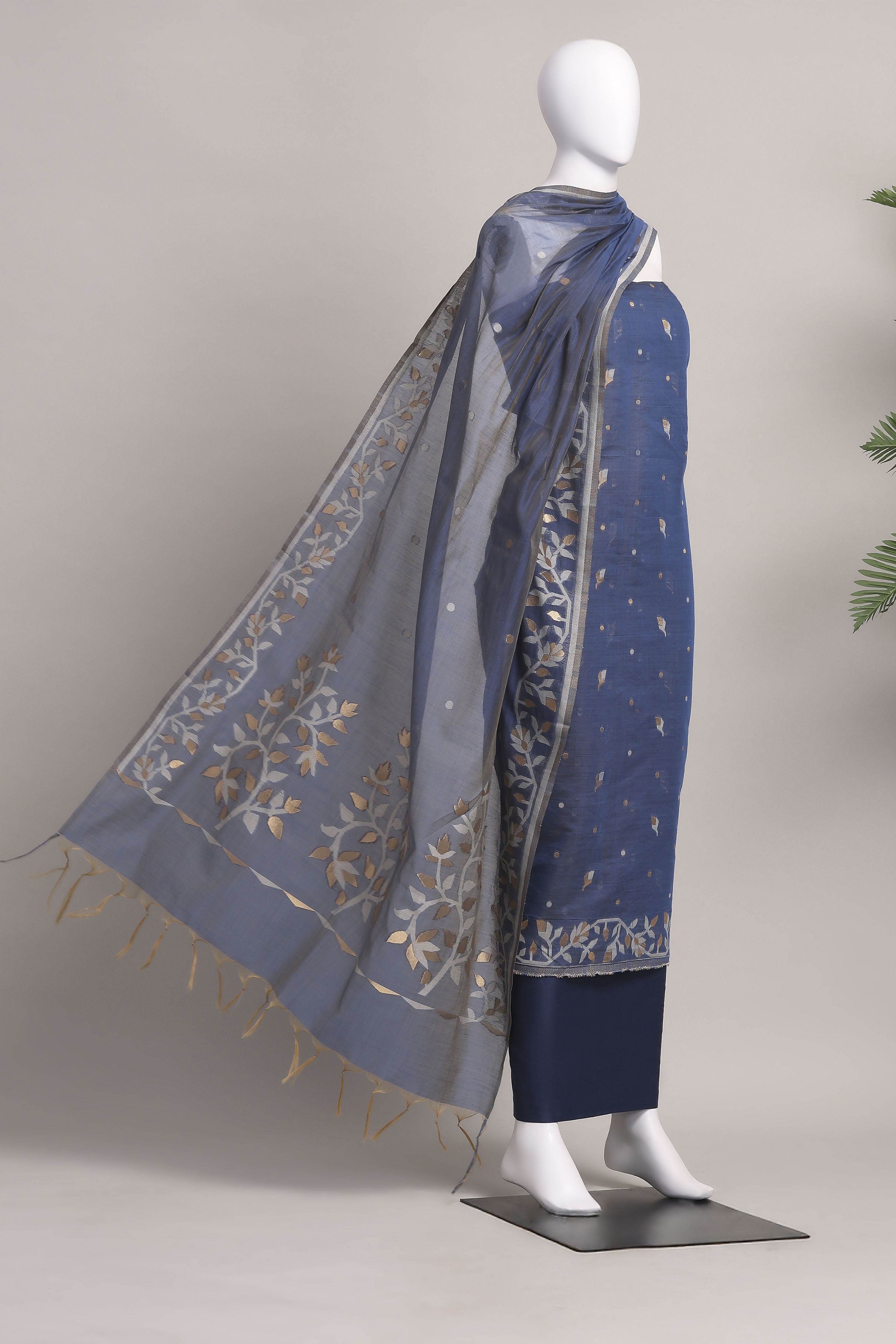 Green Cotton Jamdani Unstitched Suit Set image number 4