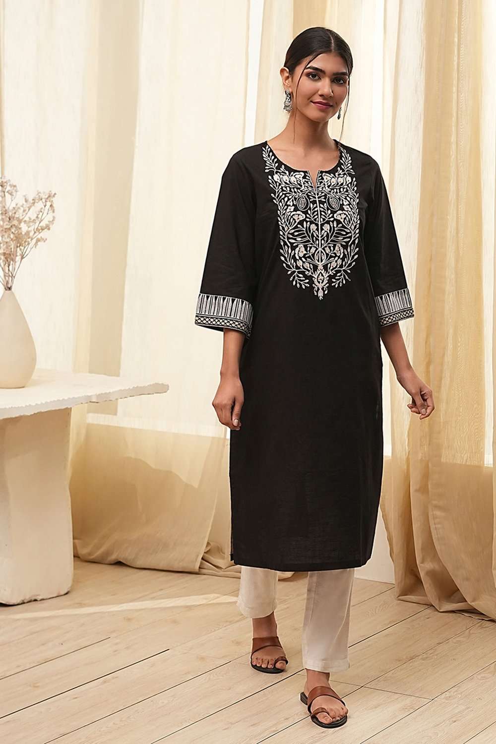 Black Pure Cotton Embroidered Straight Kurta image number 5