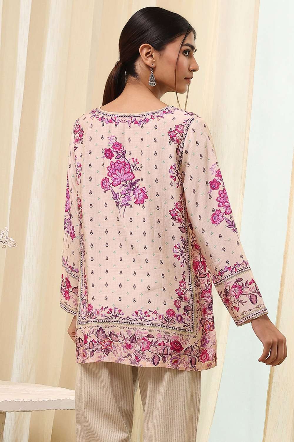 Off-White-Pink Modal Blend Straight Printed Short Kurta image number 3