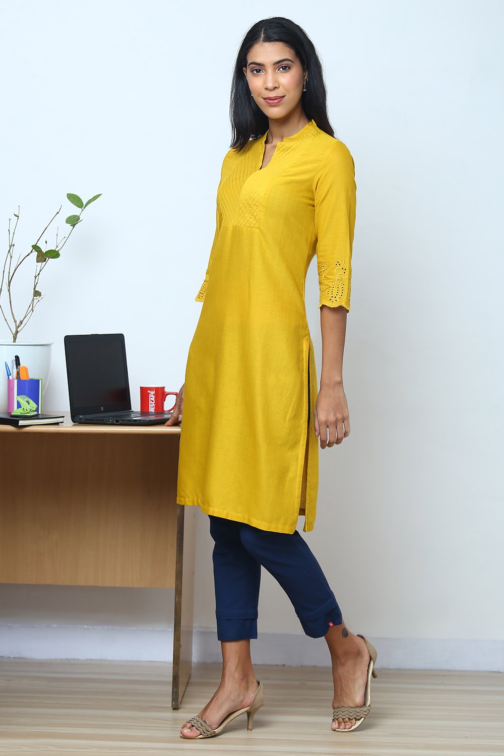 Mustard Cotton Flax Kurta image number 3