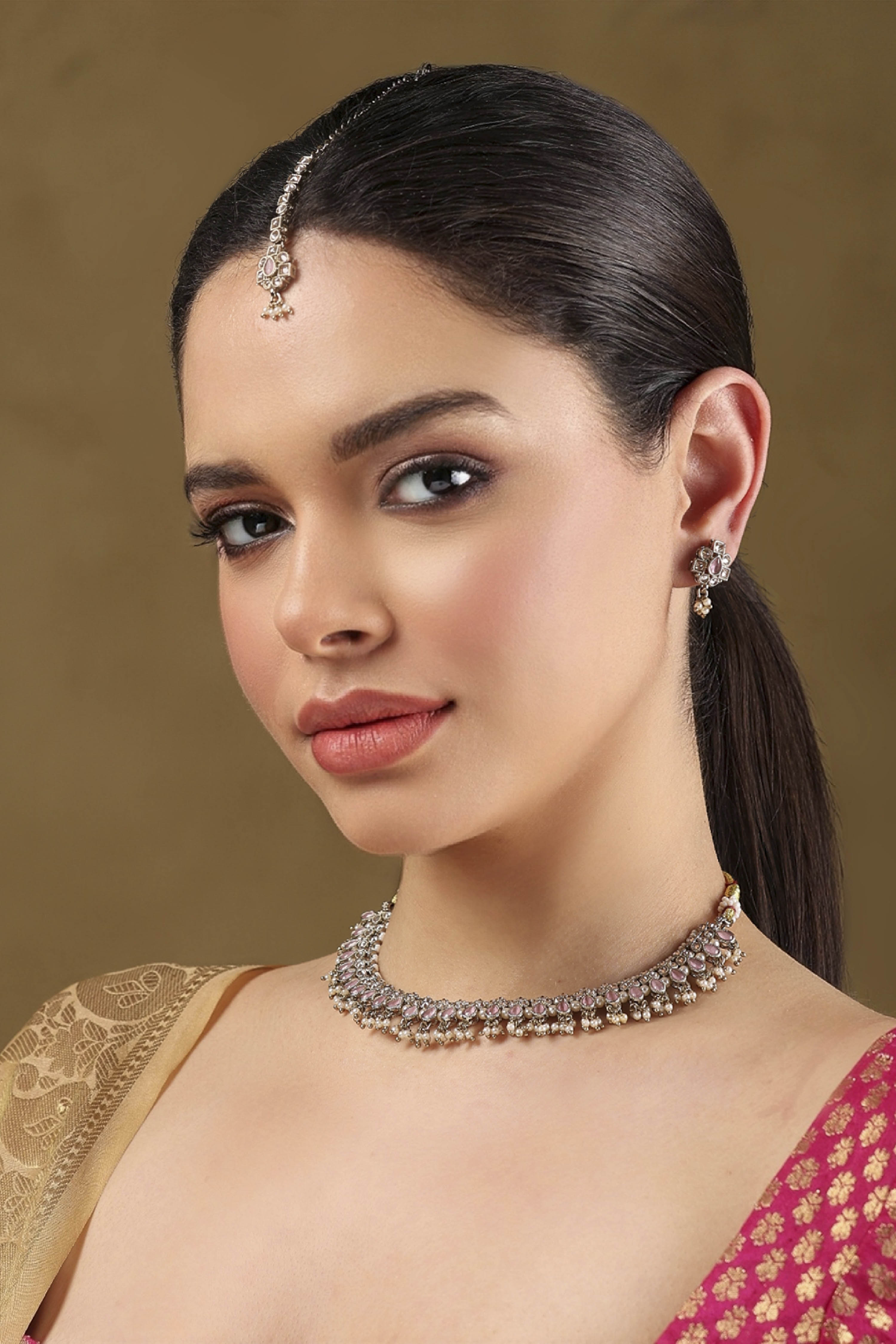 Light Pink Alloy Necklace Set image number 3