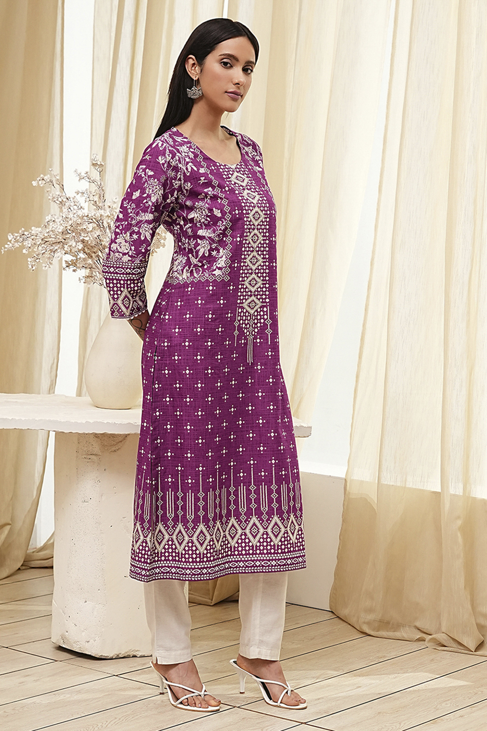 Purple Cotton Printed Straight Kurta image number 4