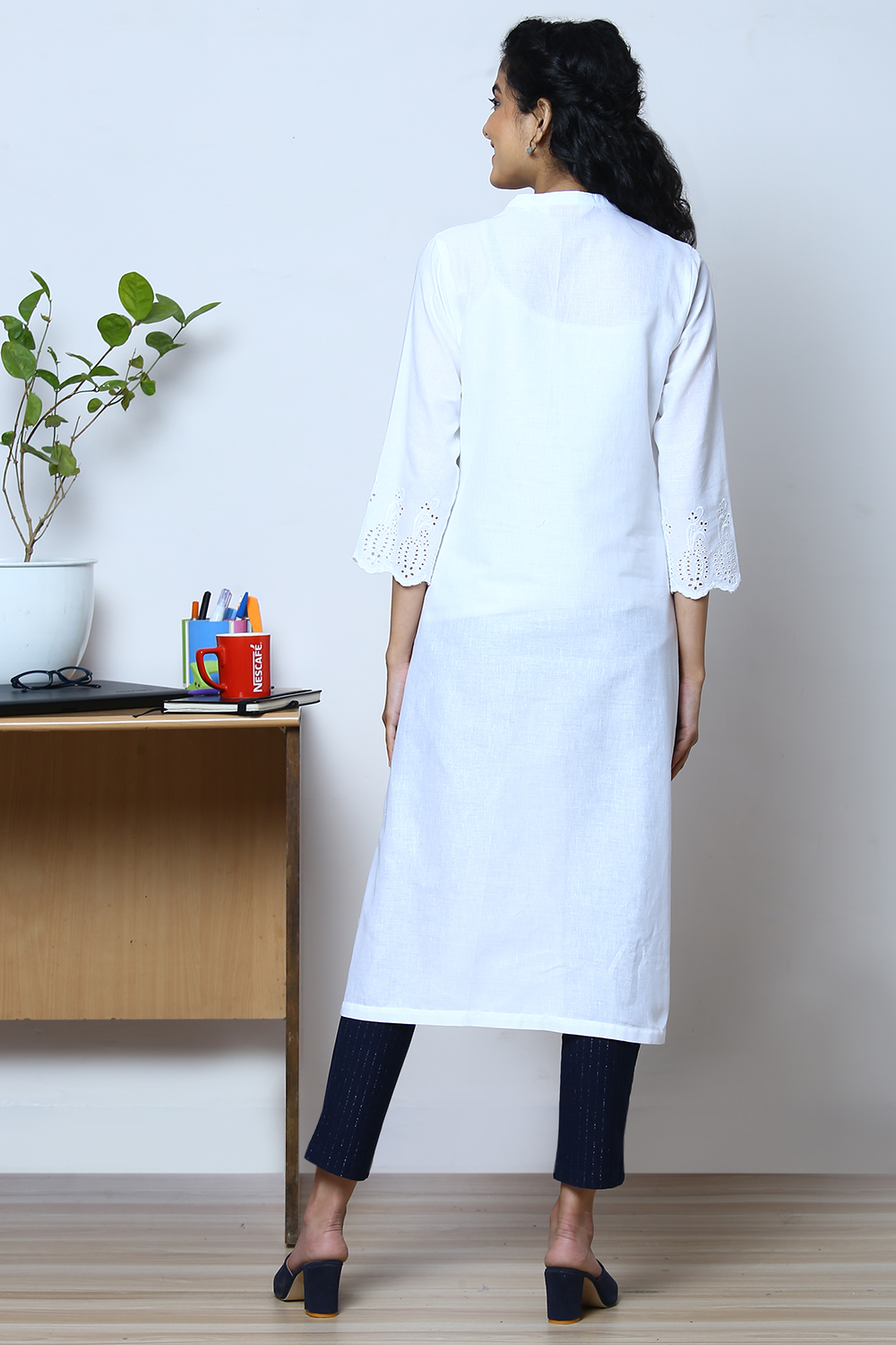 White Cotton Flax Kurta image number 4