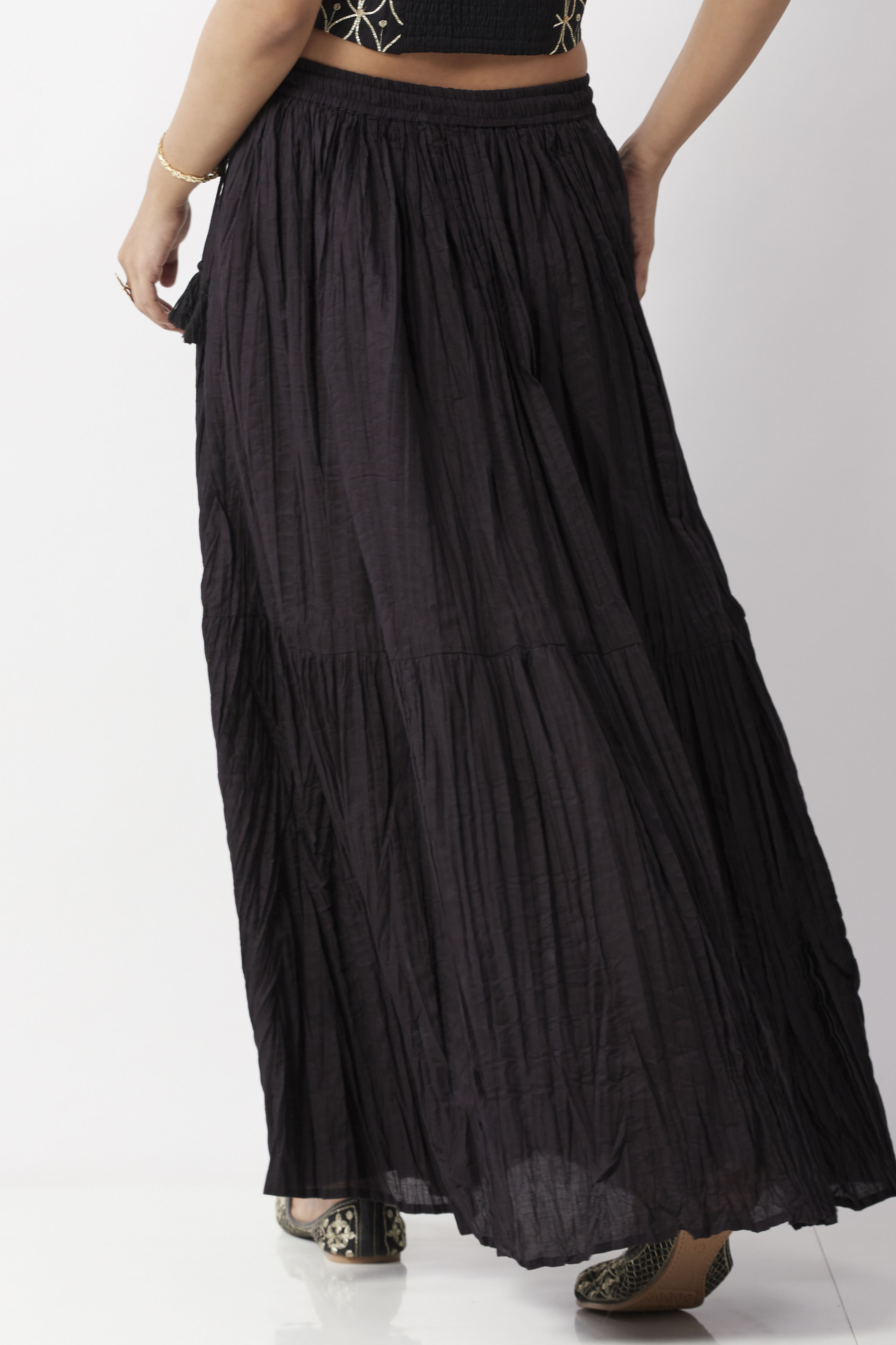 Black Cotton Solid Skirt image number 3
