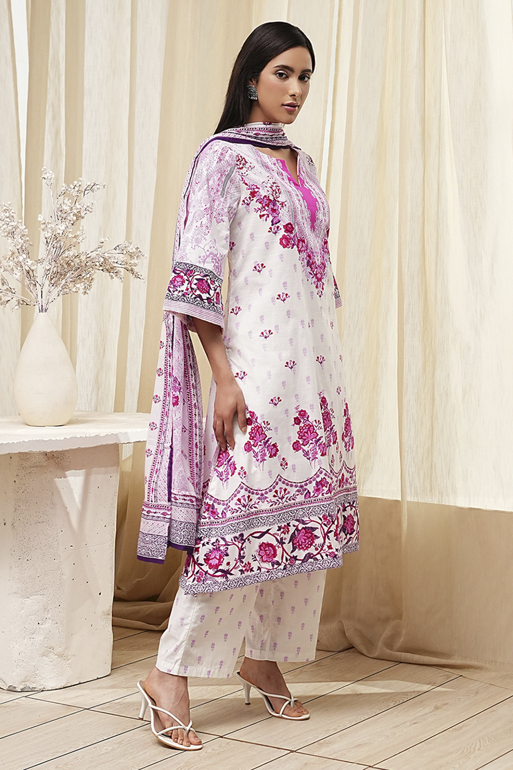 White and Pink Cotton Printed Straight Suit Set image number 5