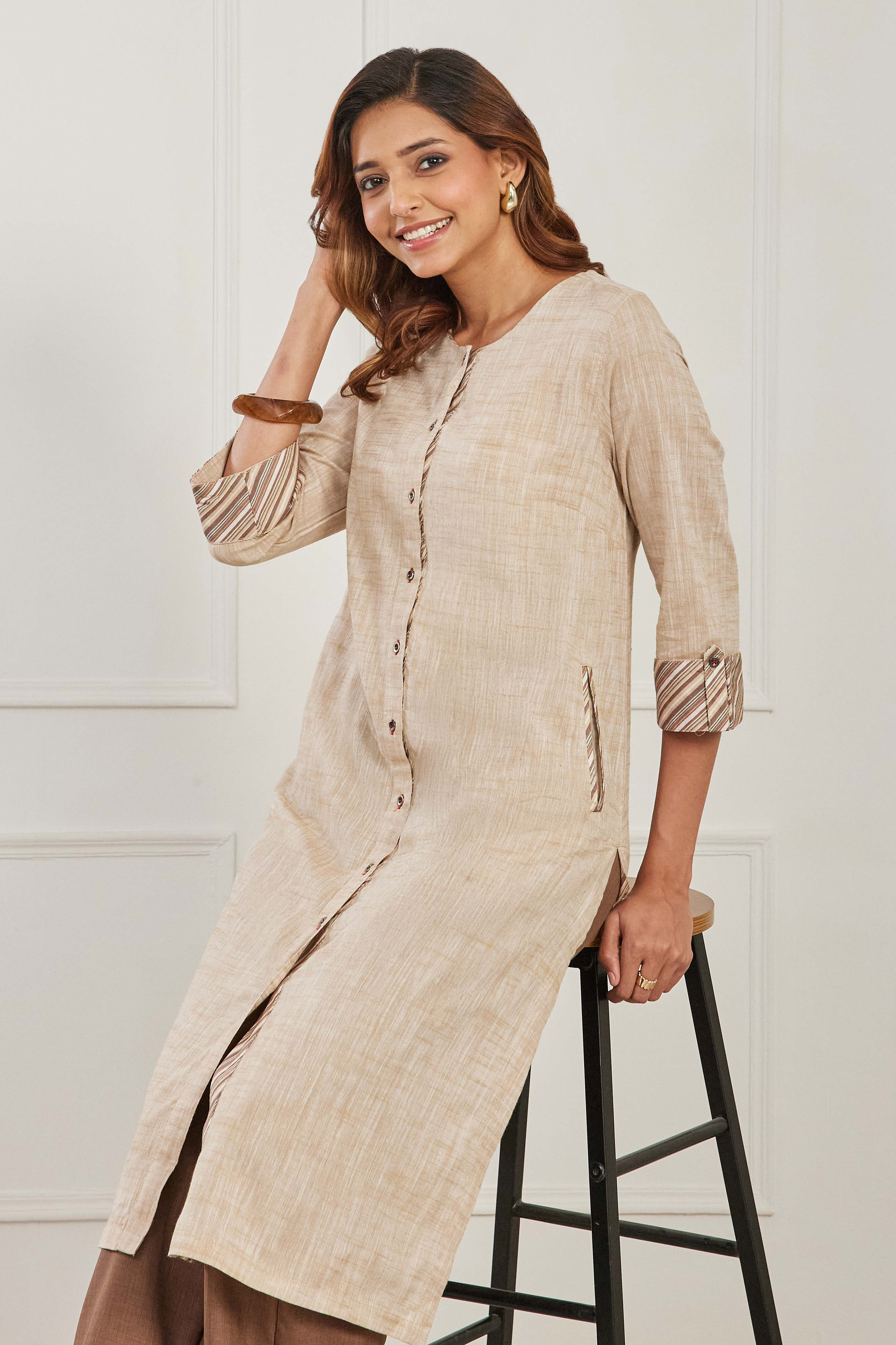 Beige Cotton Straight Kurta image number 5
