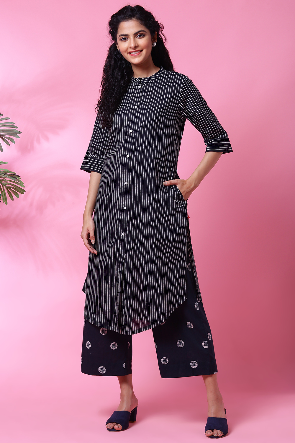 Magenta Cotton Straight Kurta Regular Pants Suit Set image number 0