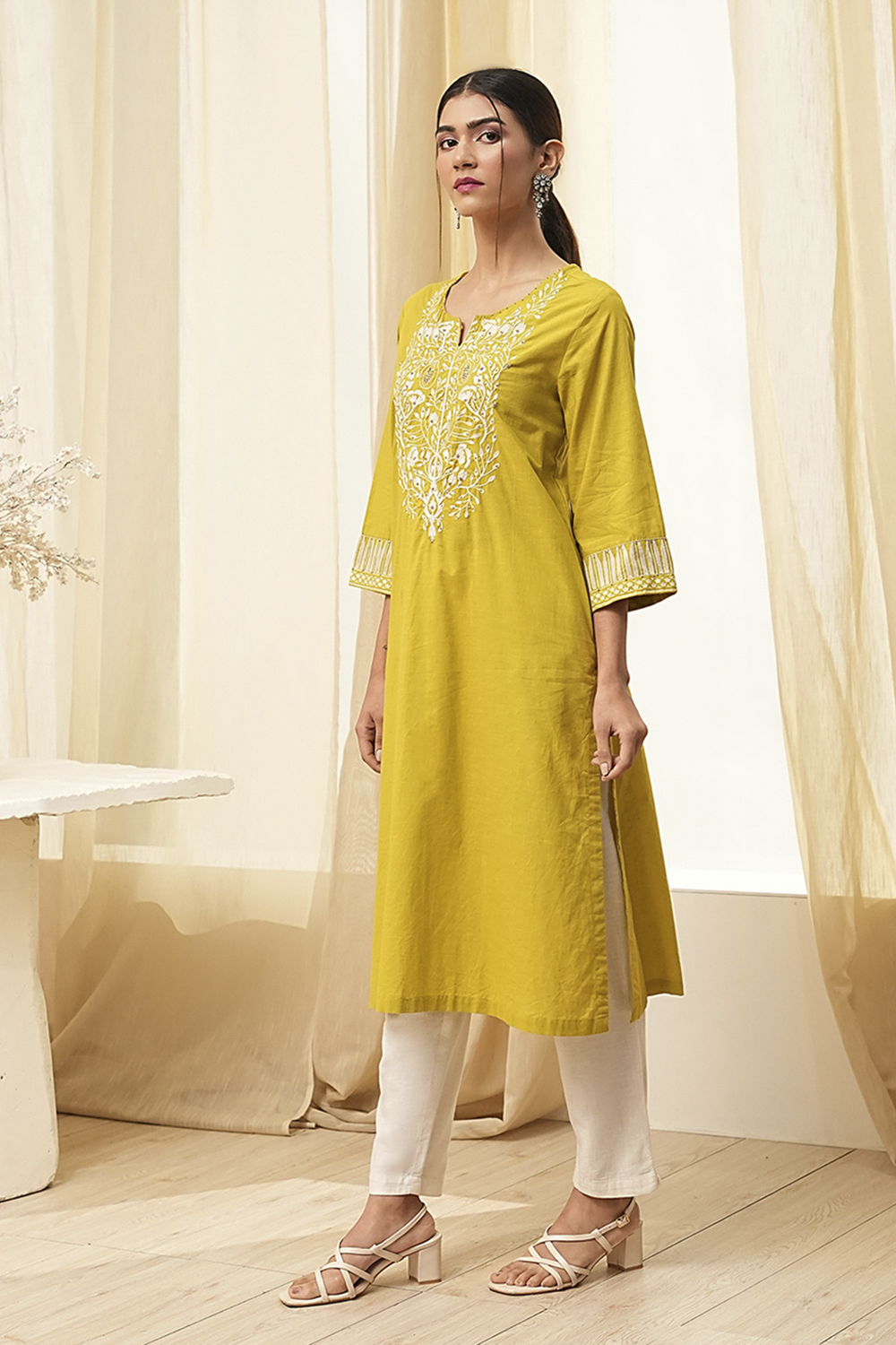 Black Pure Cotton Embroidered Straight Kurta image number 2