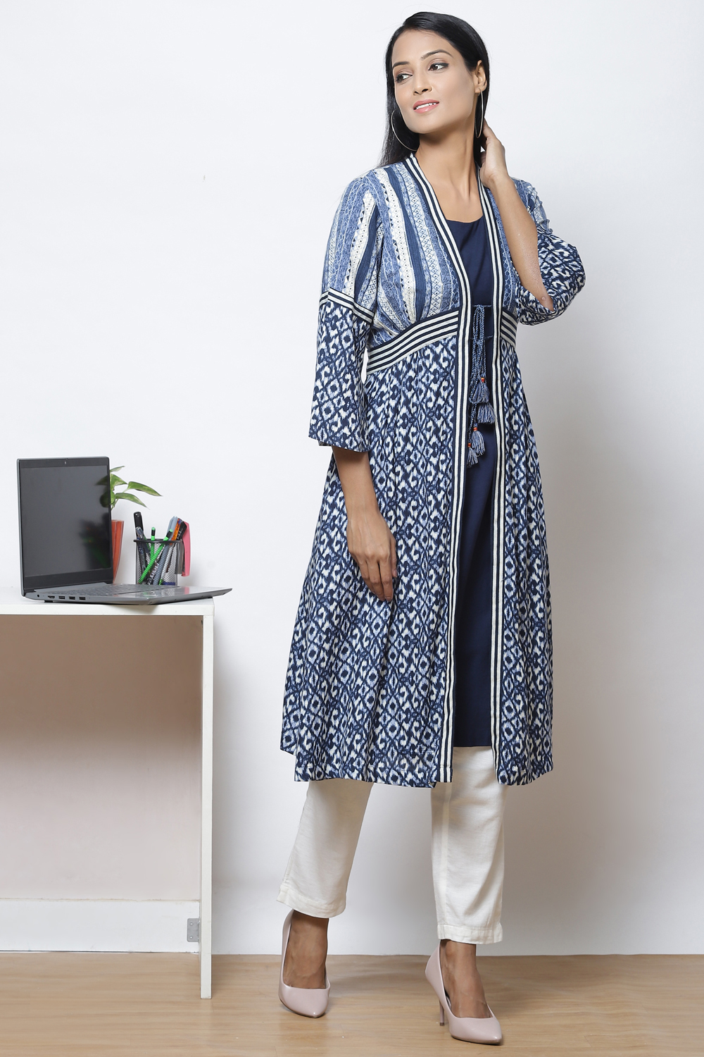 Indigo LIVA Printed Kurta with Jacket image number 5