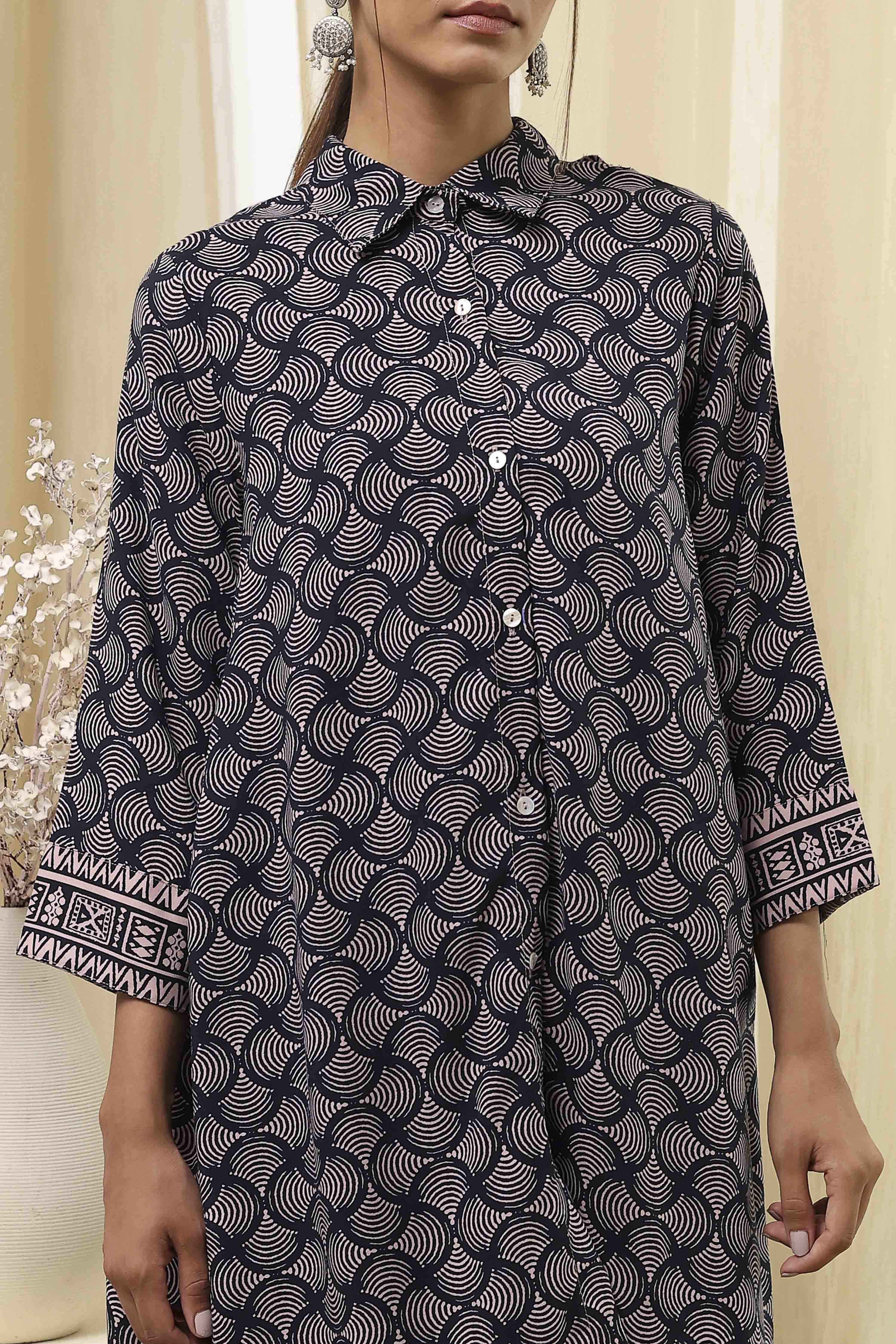 Black Printed Shirt-Style Straight Co-ord Set image number 1