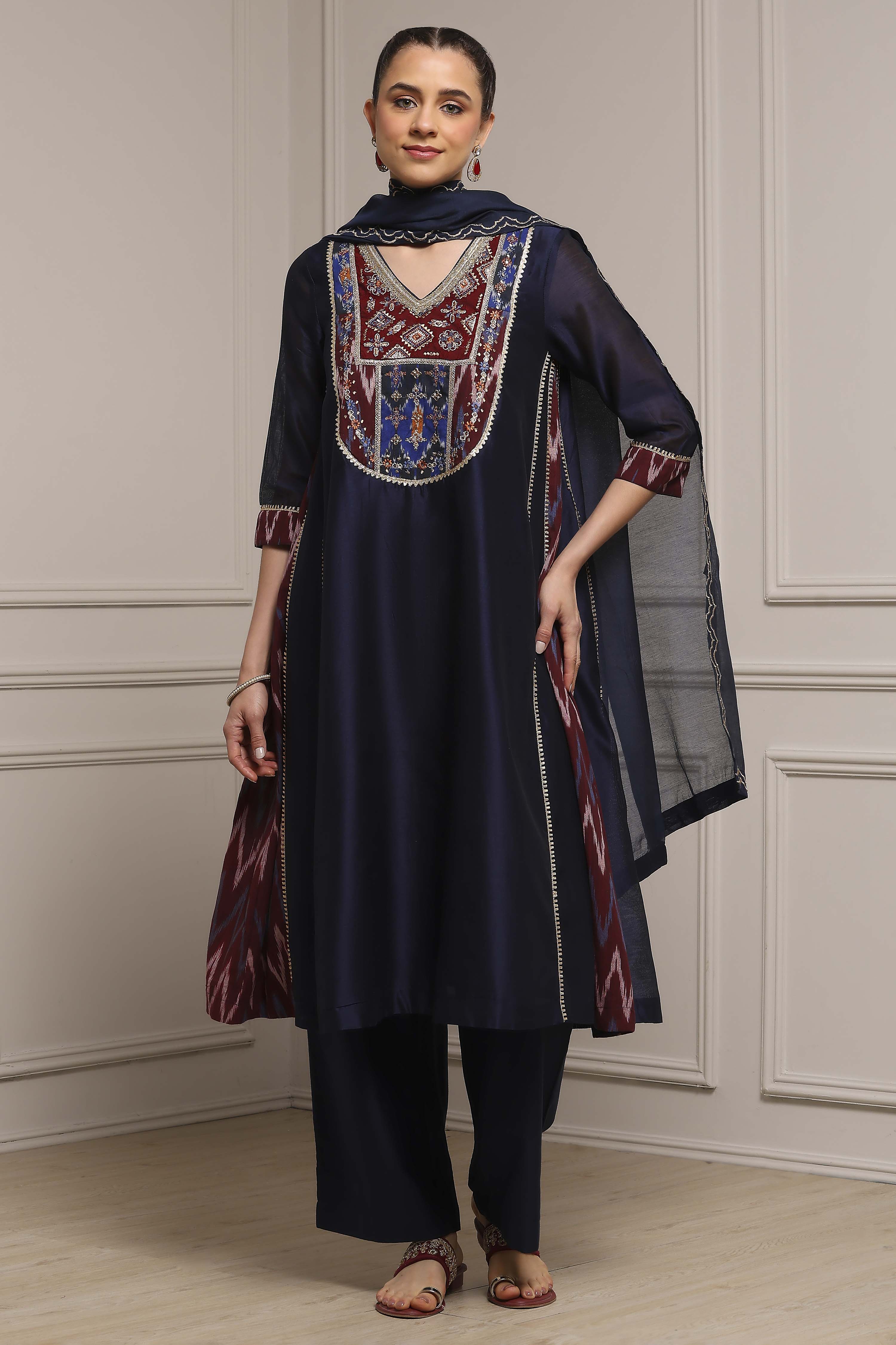 Blue Cotton Blend A-Line Printed Suit Set image number 6