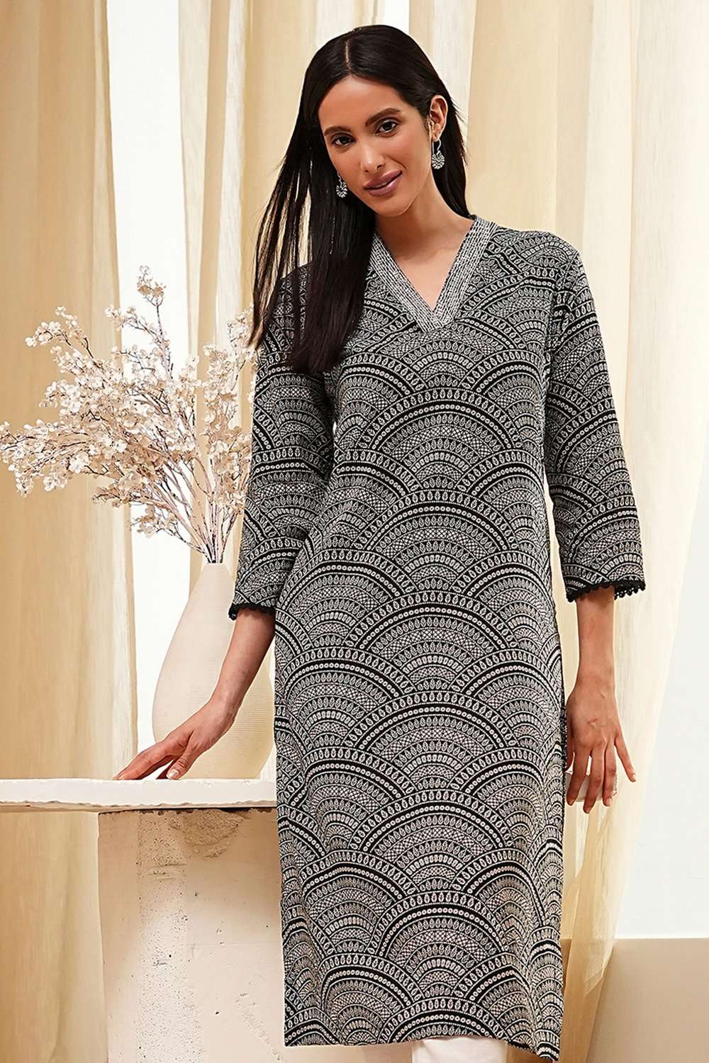 Black Straight Kurta image number 6