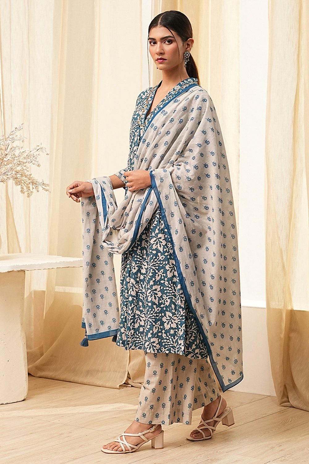 Red Cotton Printed Gathered Suit Set image number 3