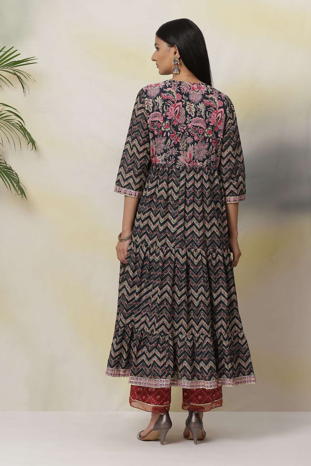 Black Flared Cotton Printed Kurta image number 6