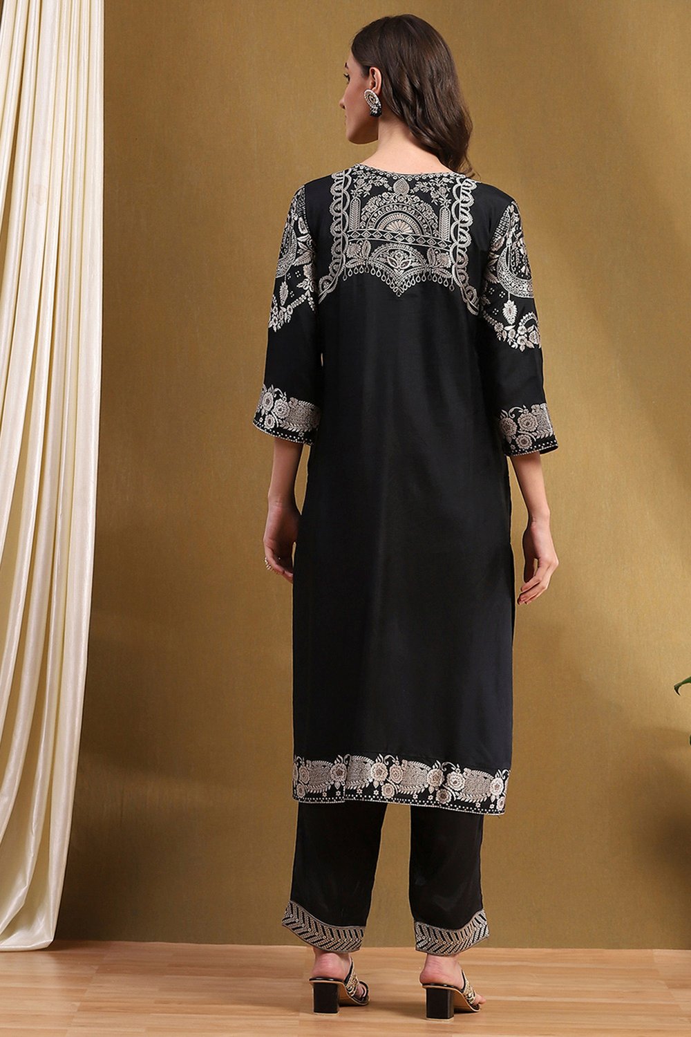 Black Viscose Blend Yarn Dyed Festive Straight Suit Set image number 4