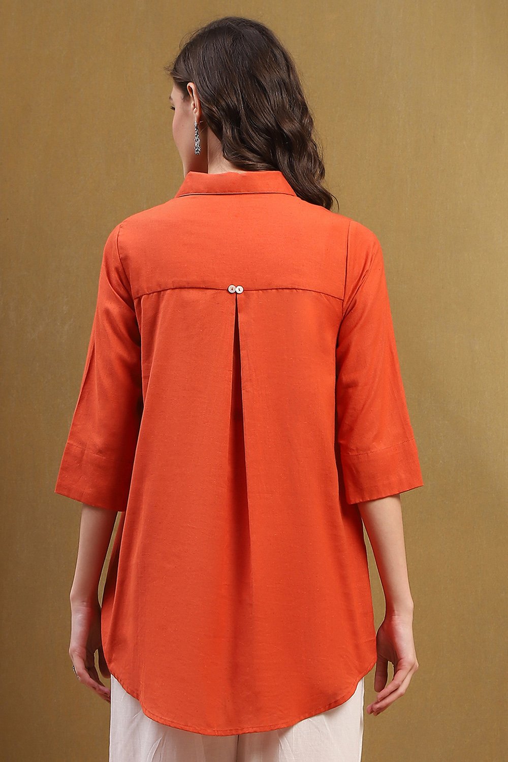 White Cotton Blend Solid Straight Shirt Style Kurti image number 3