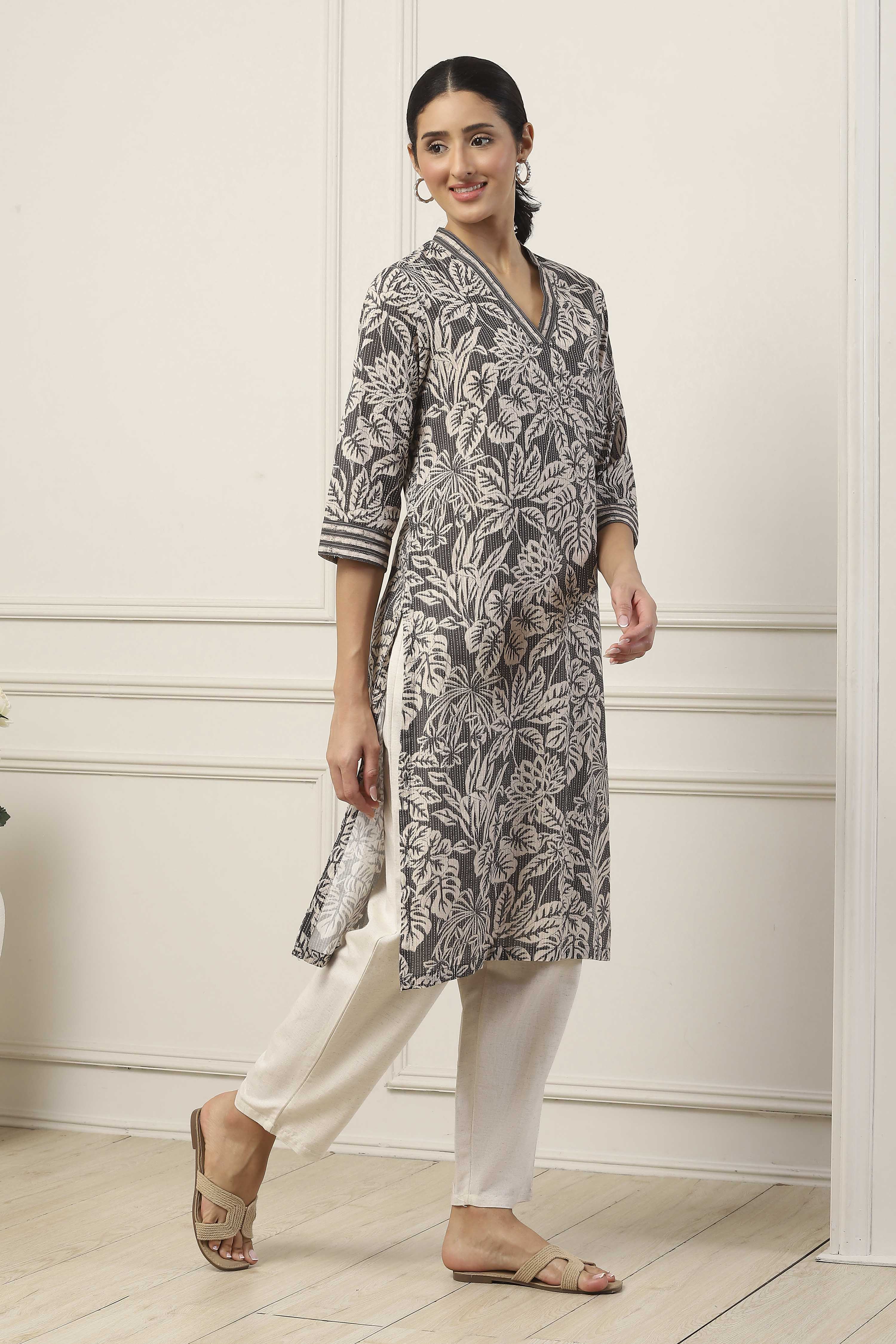 Grey & White Cotton Floral Printed Straight Kurta image number 4