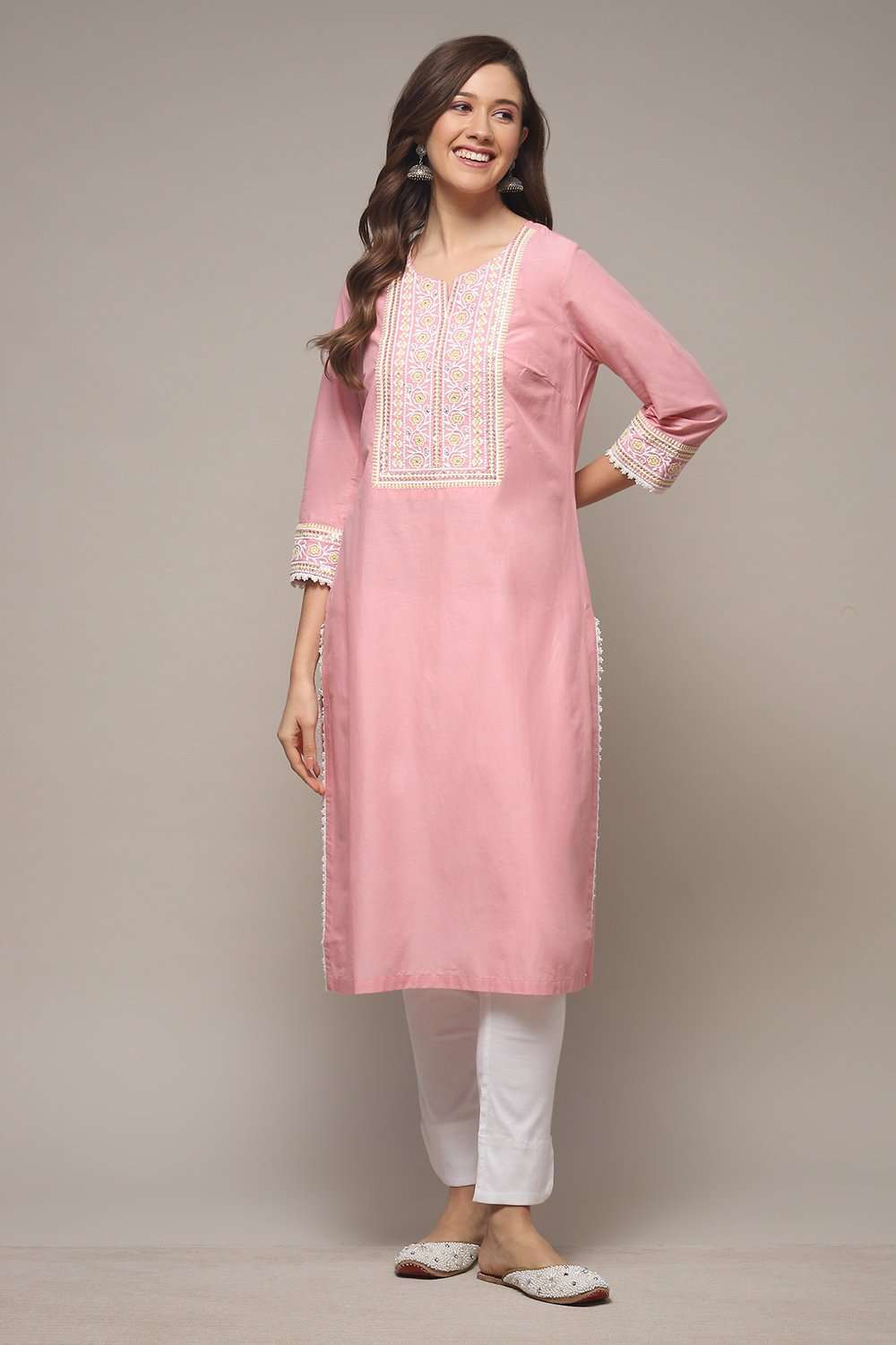 Pink Cotton Straight Embroidered Kurta image number 1