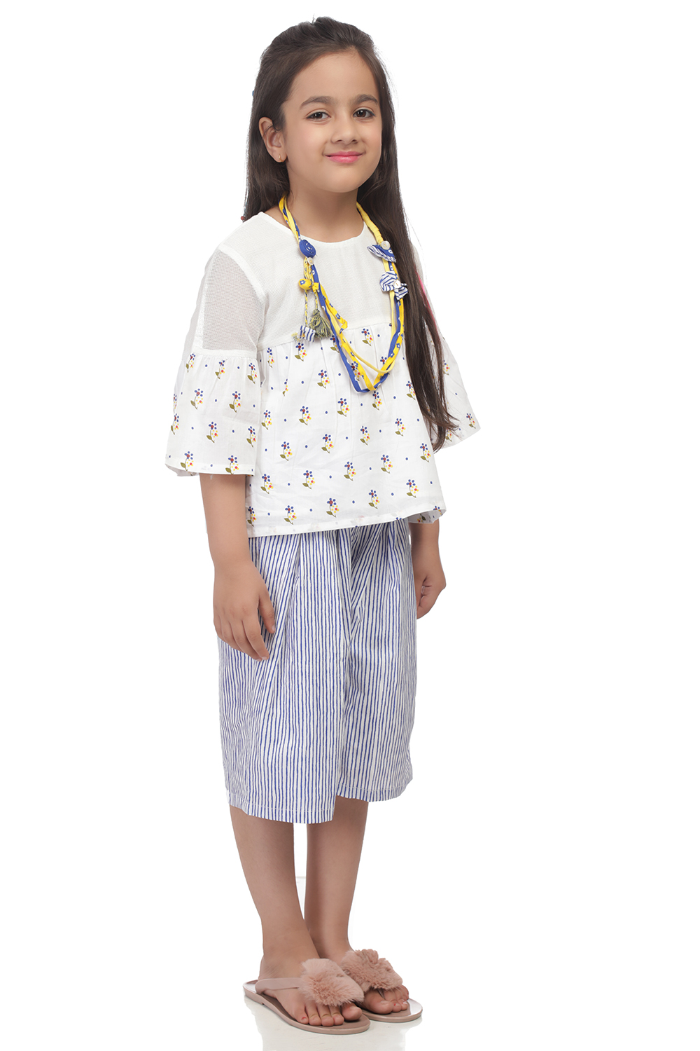 Off White Short Top & Culllots Set image number 2