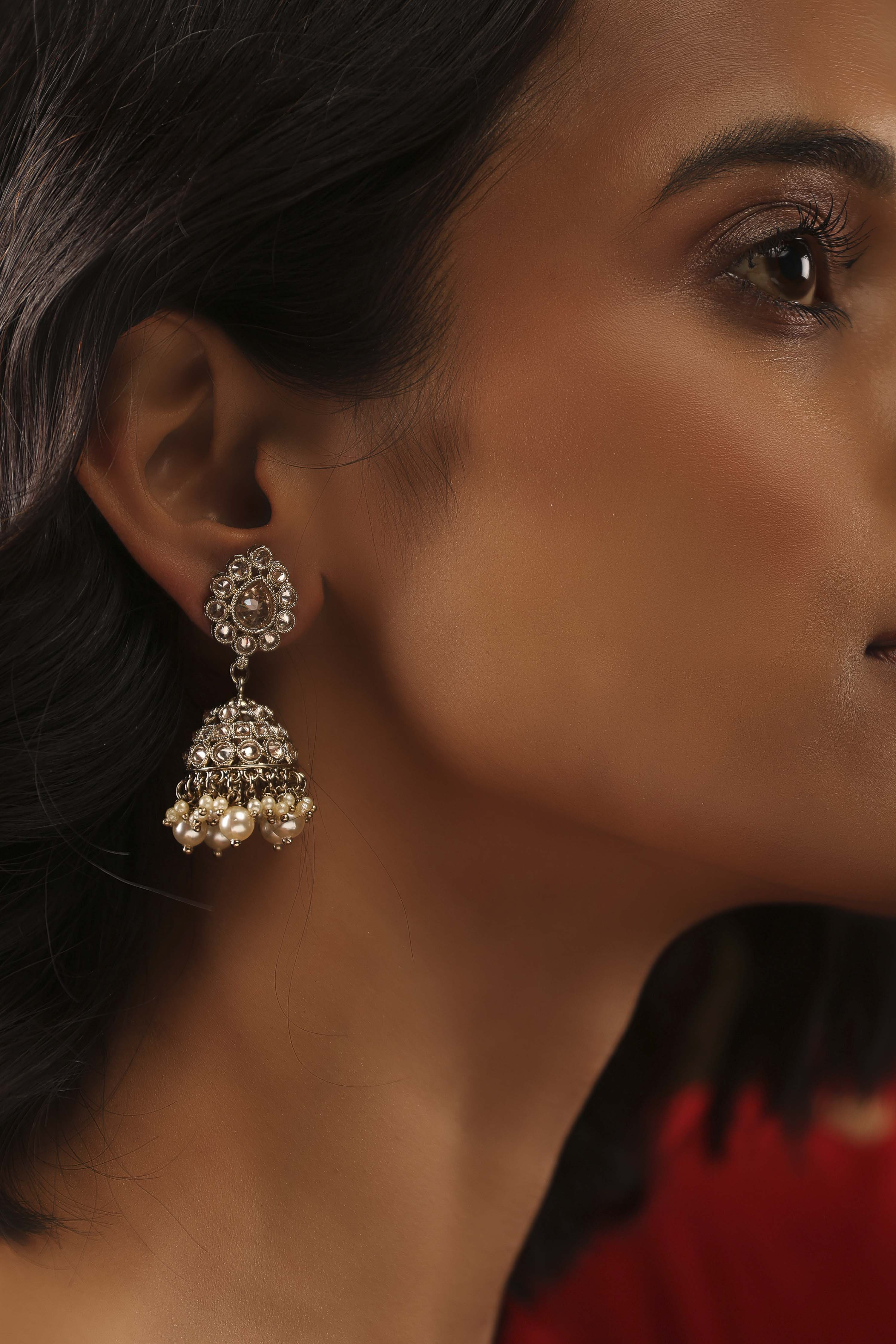 White Pearl Earrings image number 1