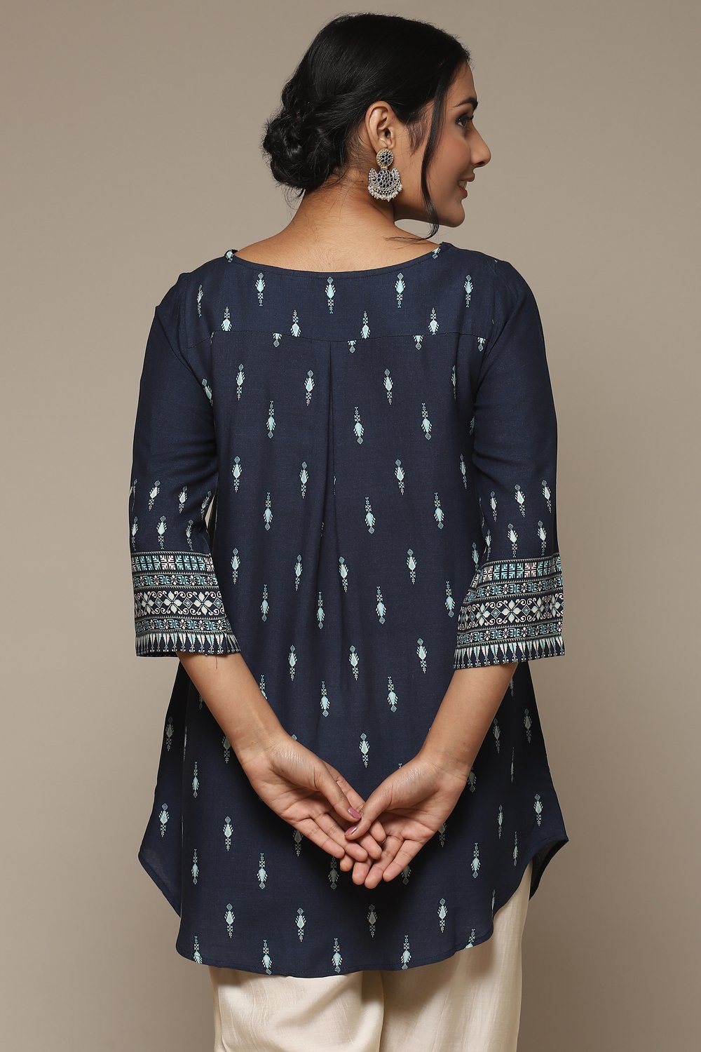 Navy LIVA Printed Kurti image number 4