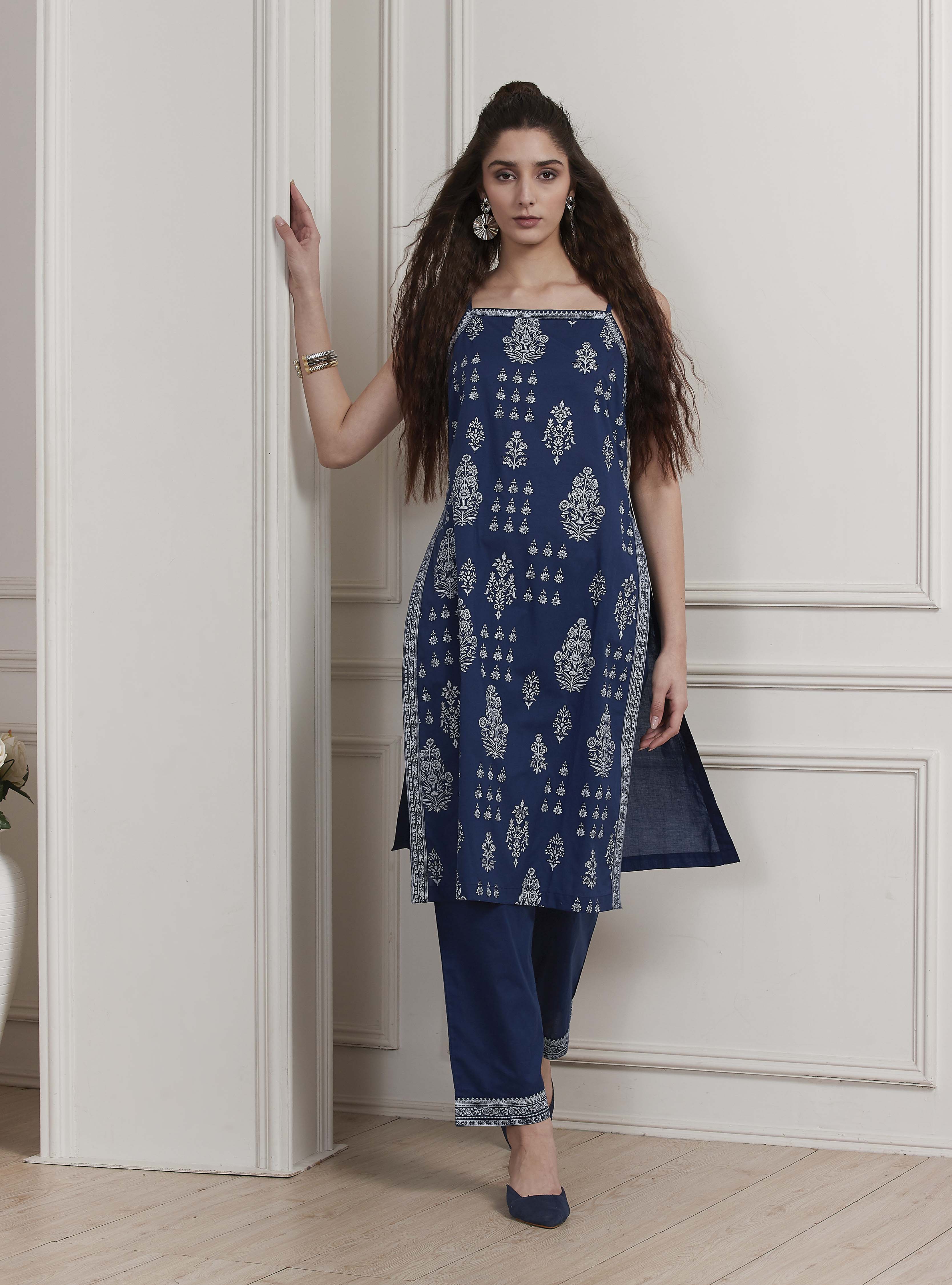 Green Cotton Ethnic Motif Printed Straight Suit Set image number 6