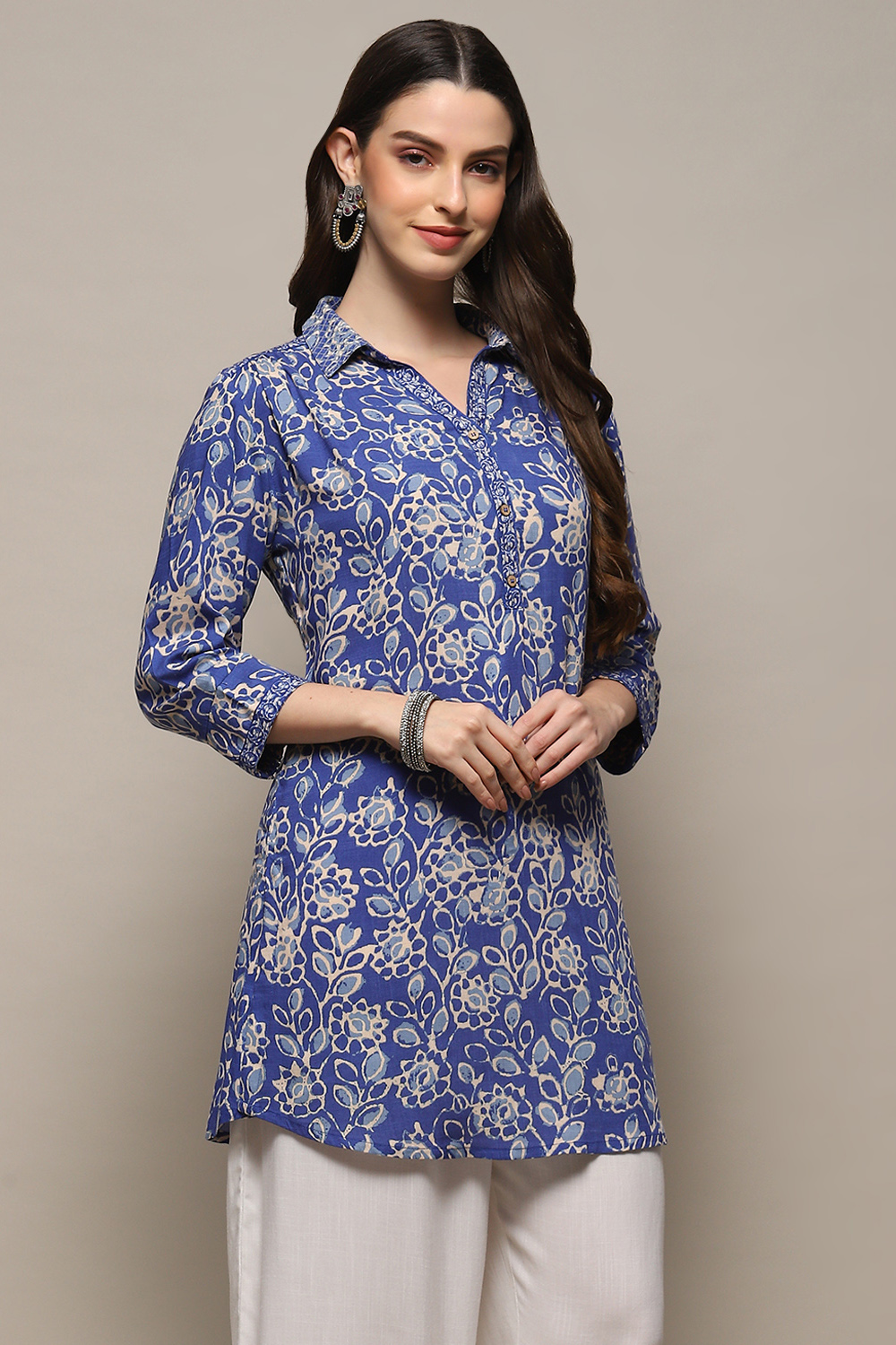 Blue Rayon Straight Kurti image number 4