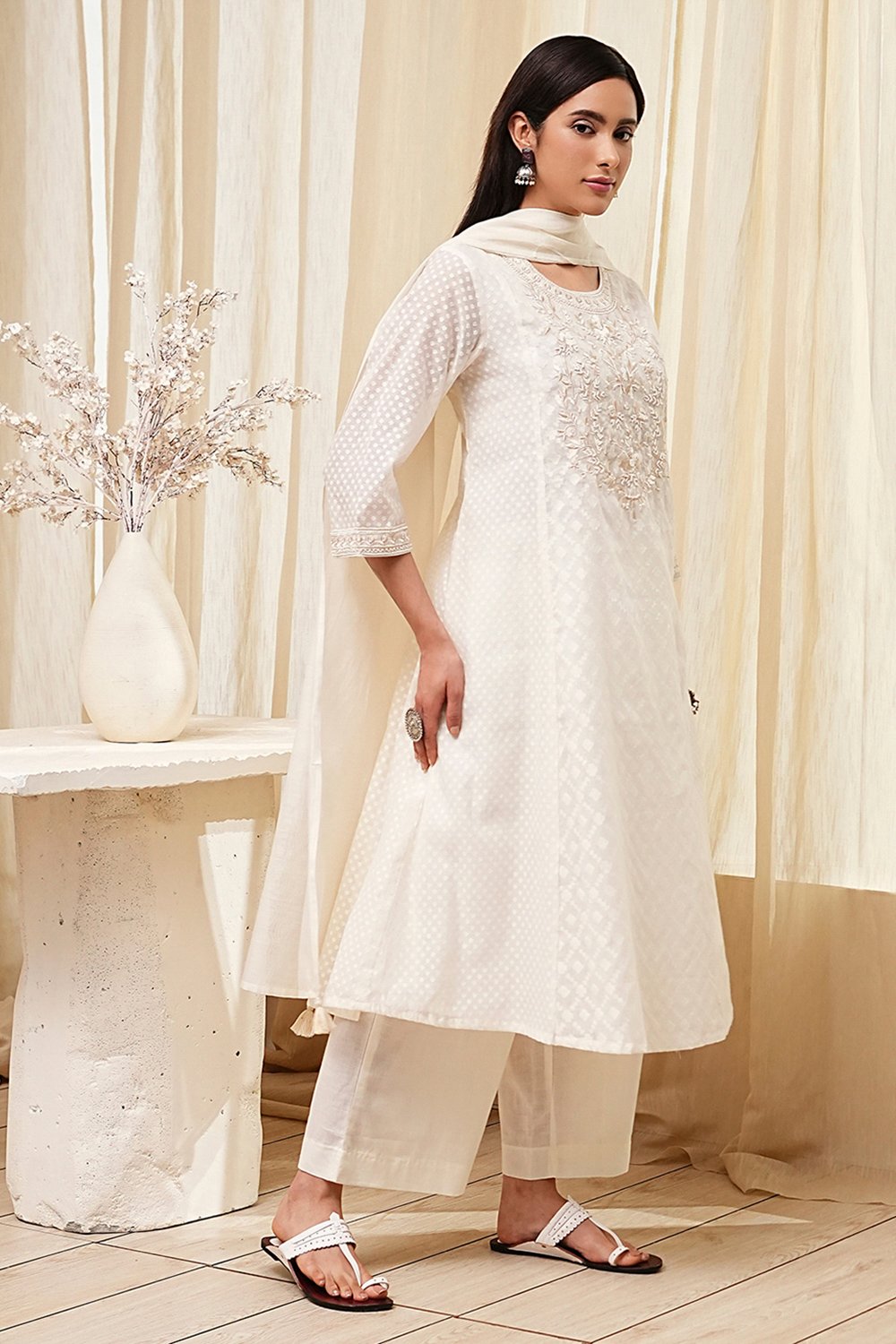 Off-White Embroidered Kalidar Suit Set image number 5