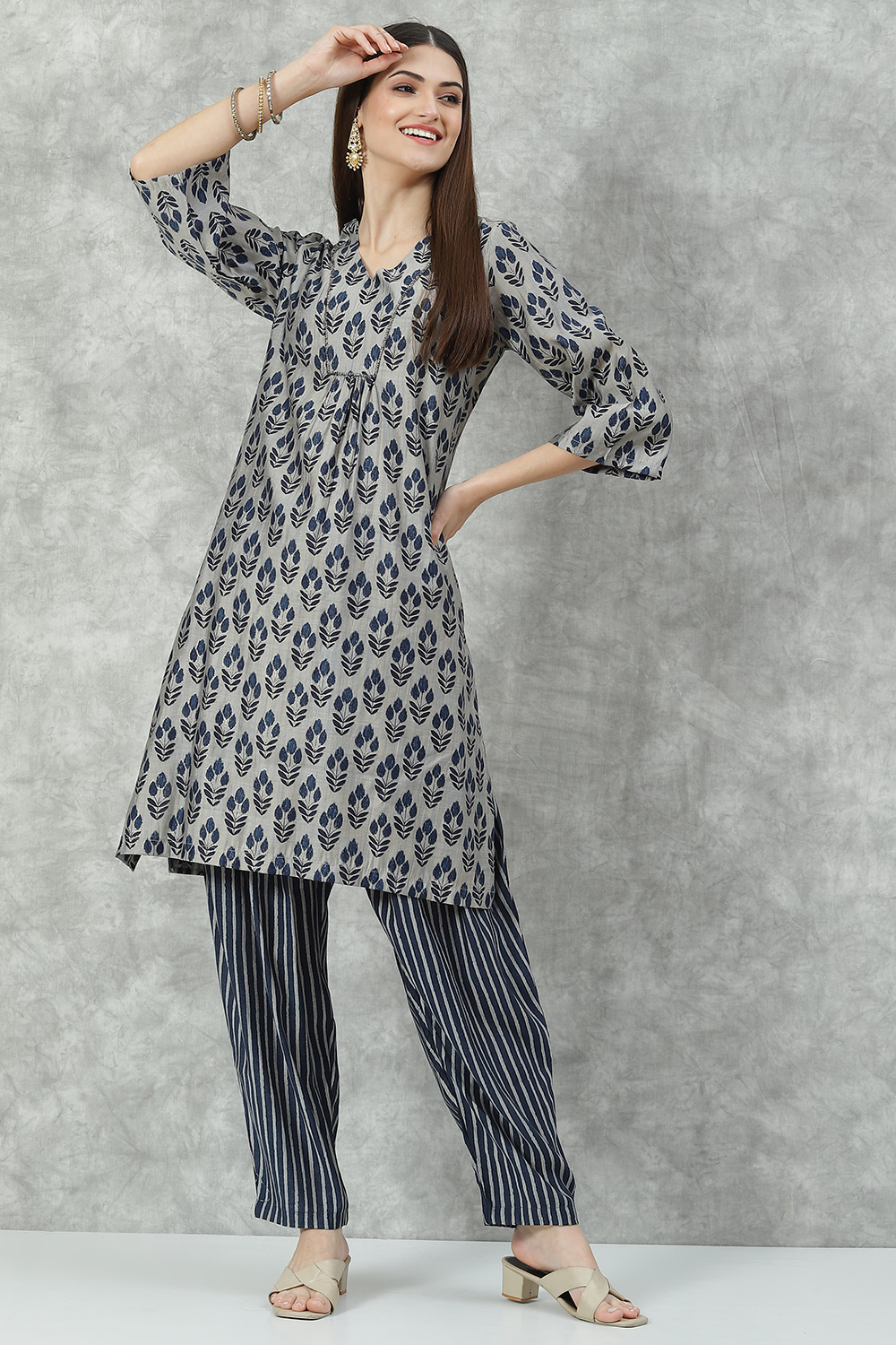 Navy Poly Viscose Flared Printed Kurta Set image number 6