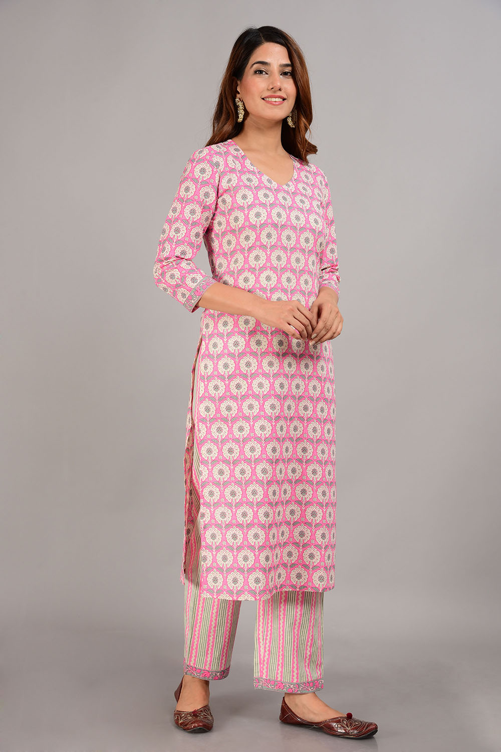 Pink Cotton Screen Print Unstitched Suit Set image number 6