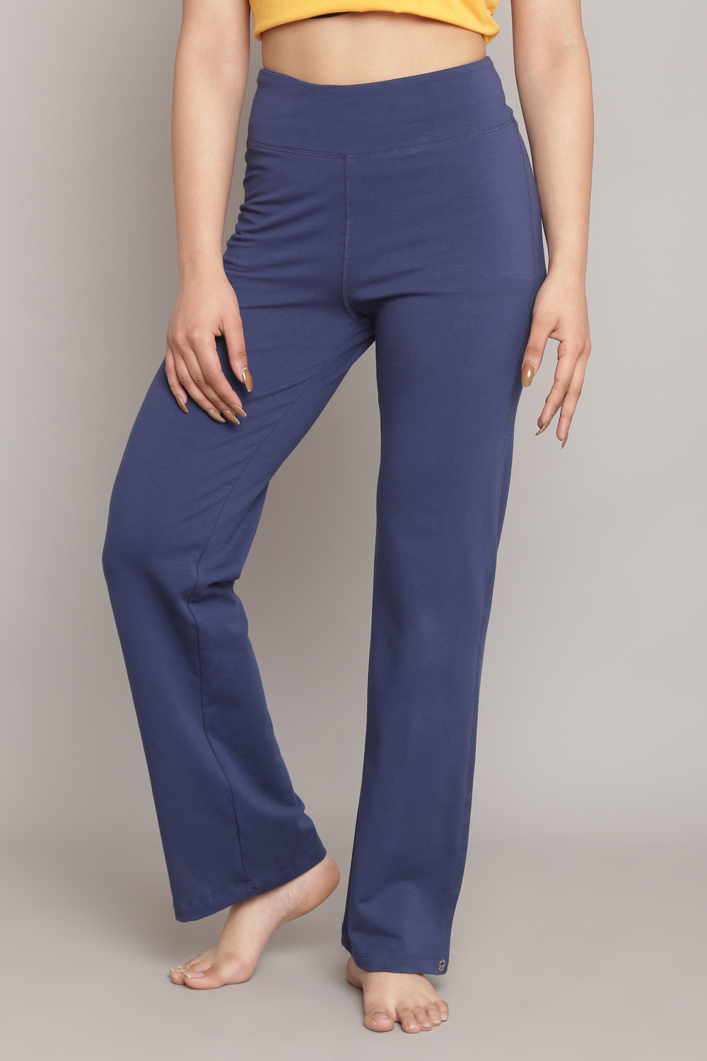 Black Knitted Cotton Blend Yoga Pants image number 3