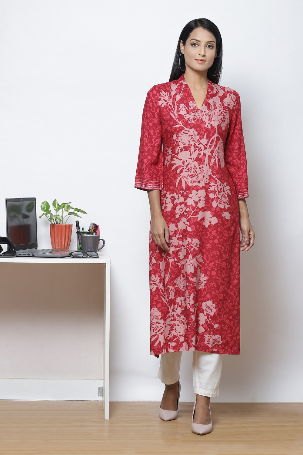 Red Straight LIVA Printed Kurta image number 0