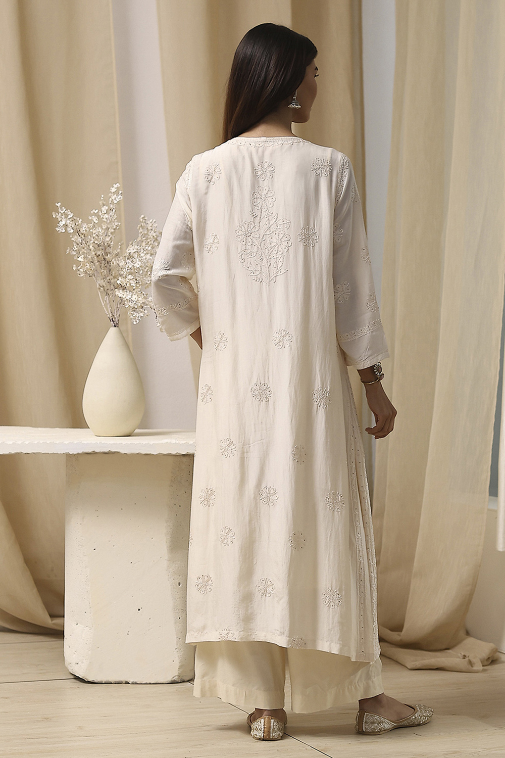 Off-White Modal Chikankari Straight Suit Set image number 4