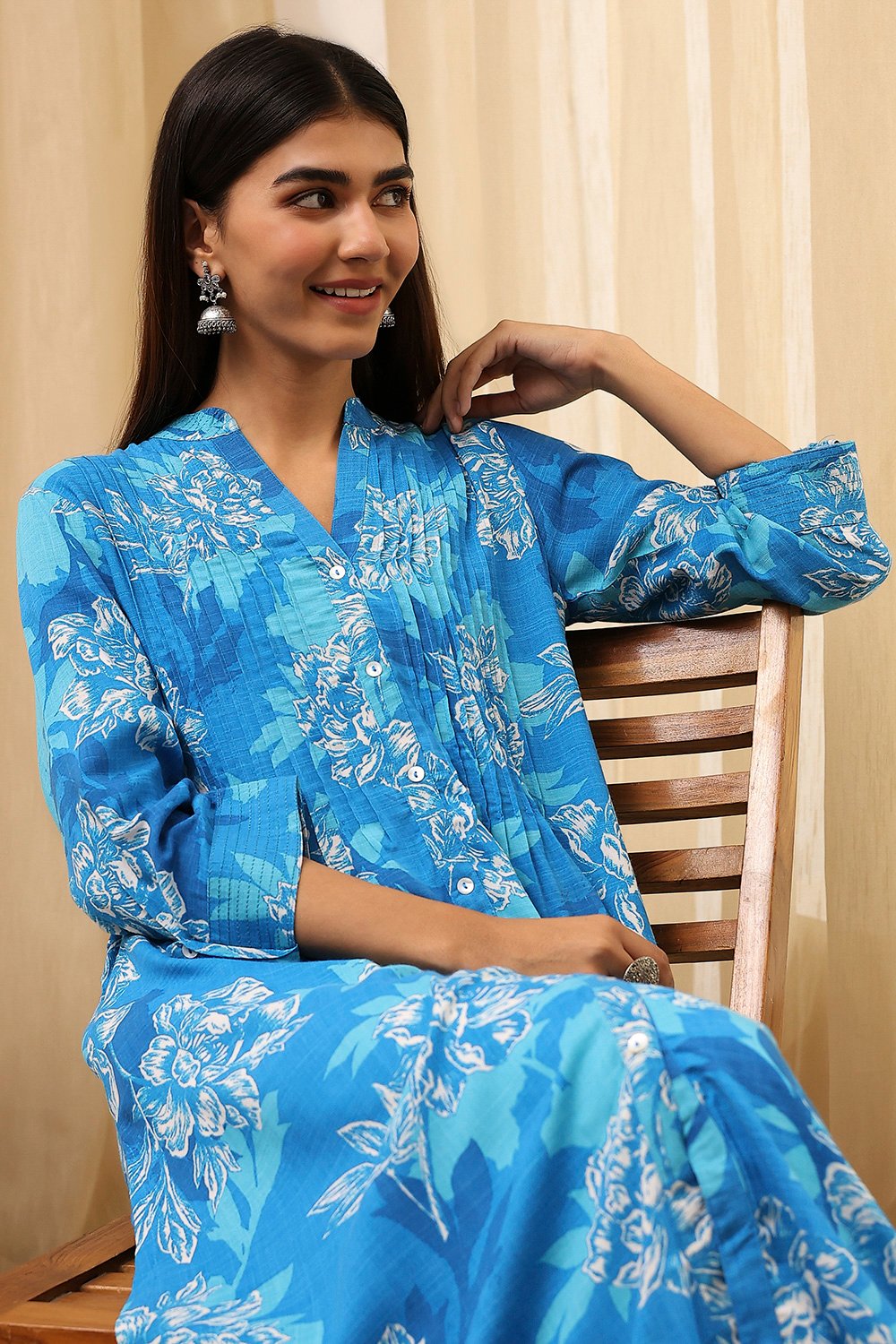 Blue Floral Printed Straight Kurta image number 1