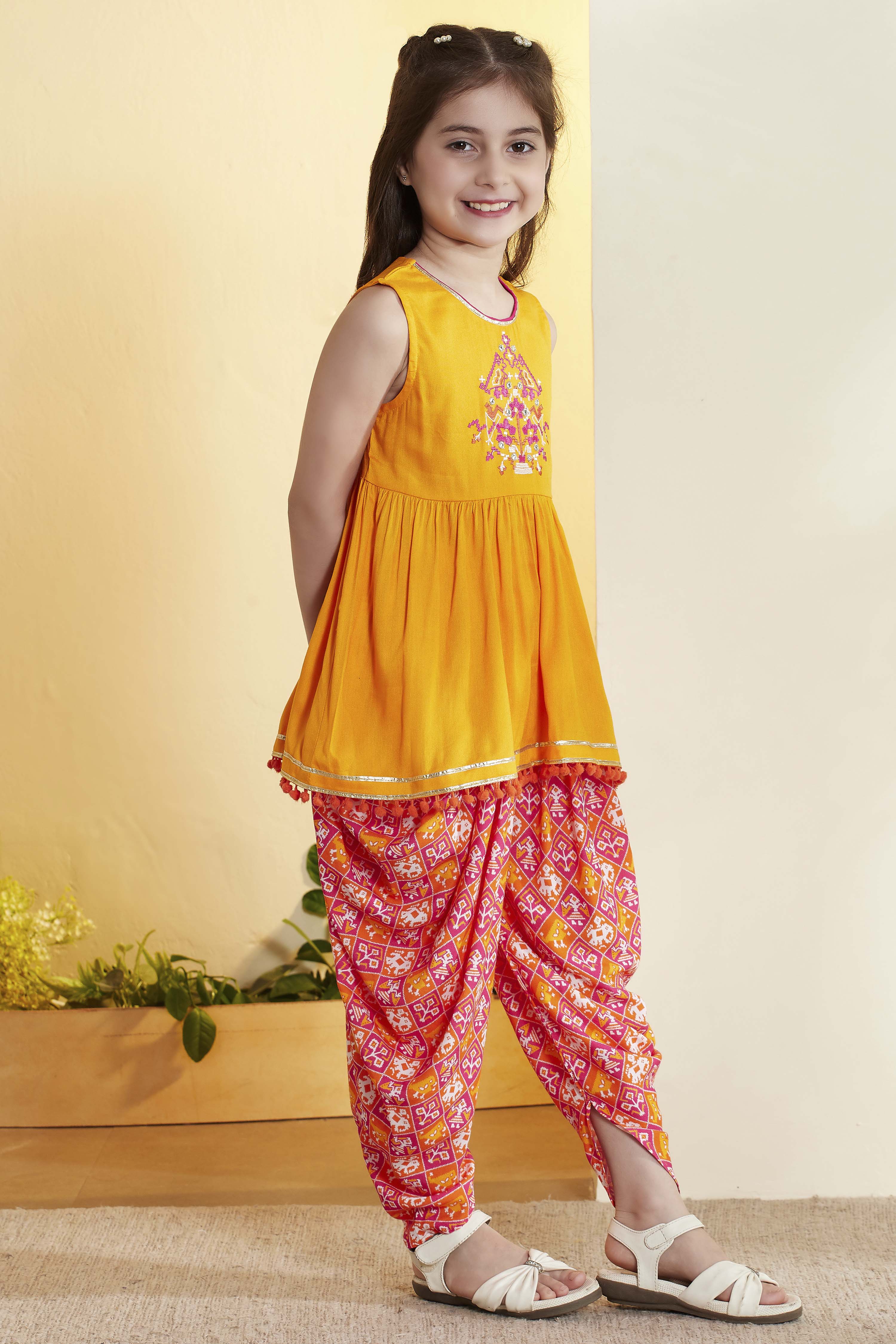 Yellow Viscose Rayon Printed Gathered Kurta Pants Set image number 4