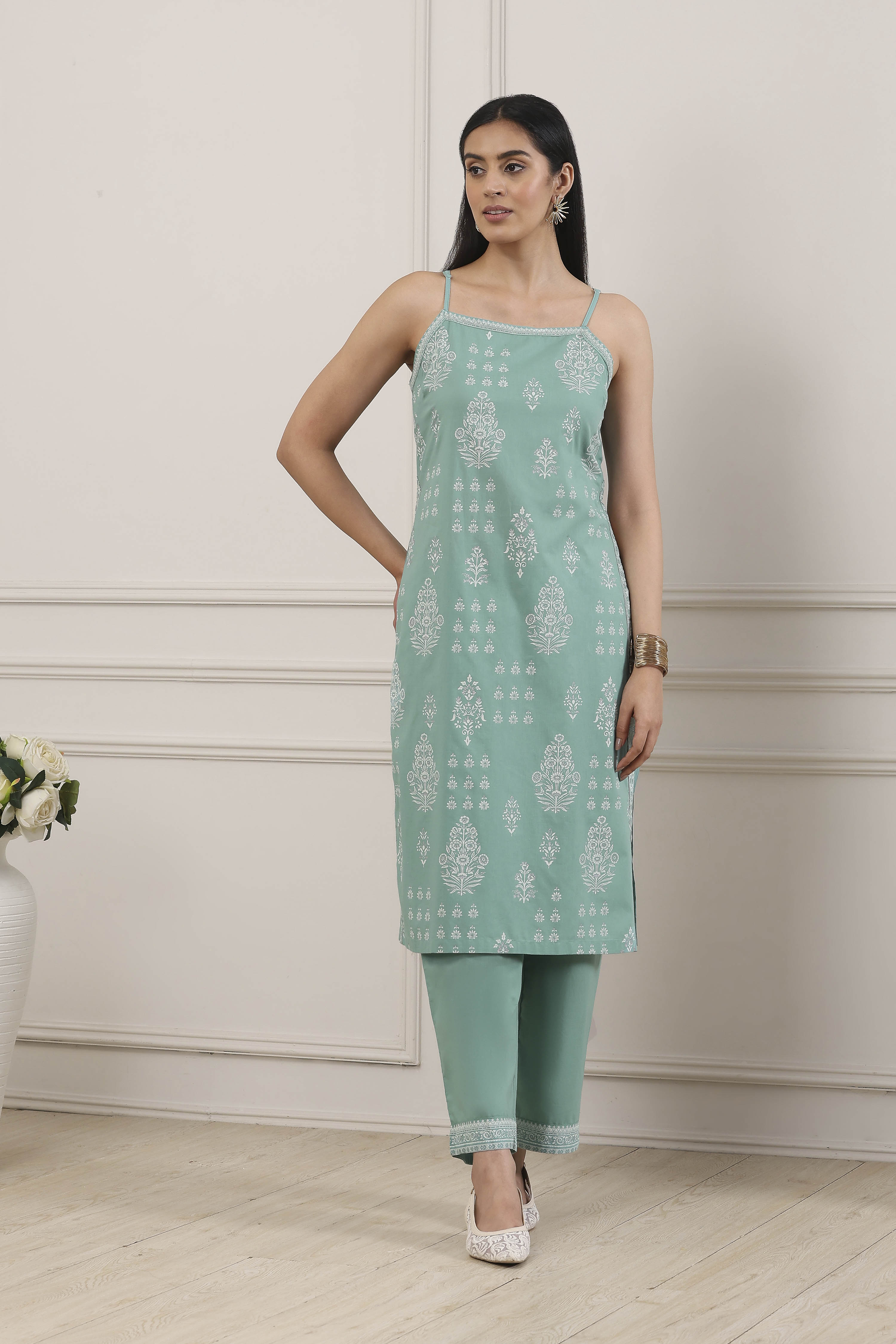 Green Cotton Straight Suit Set image number 6