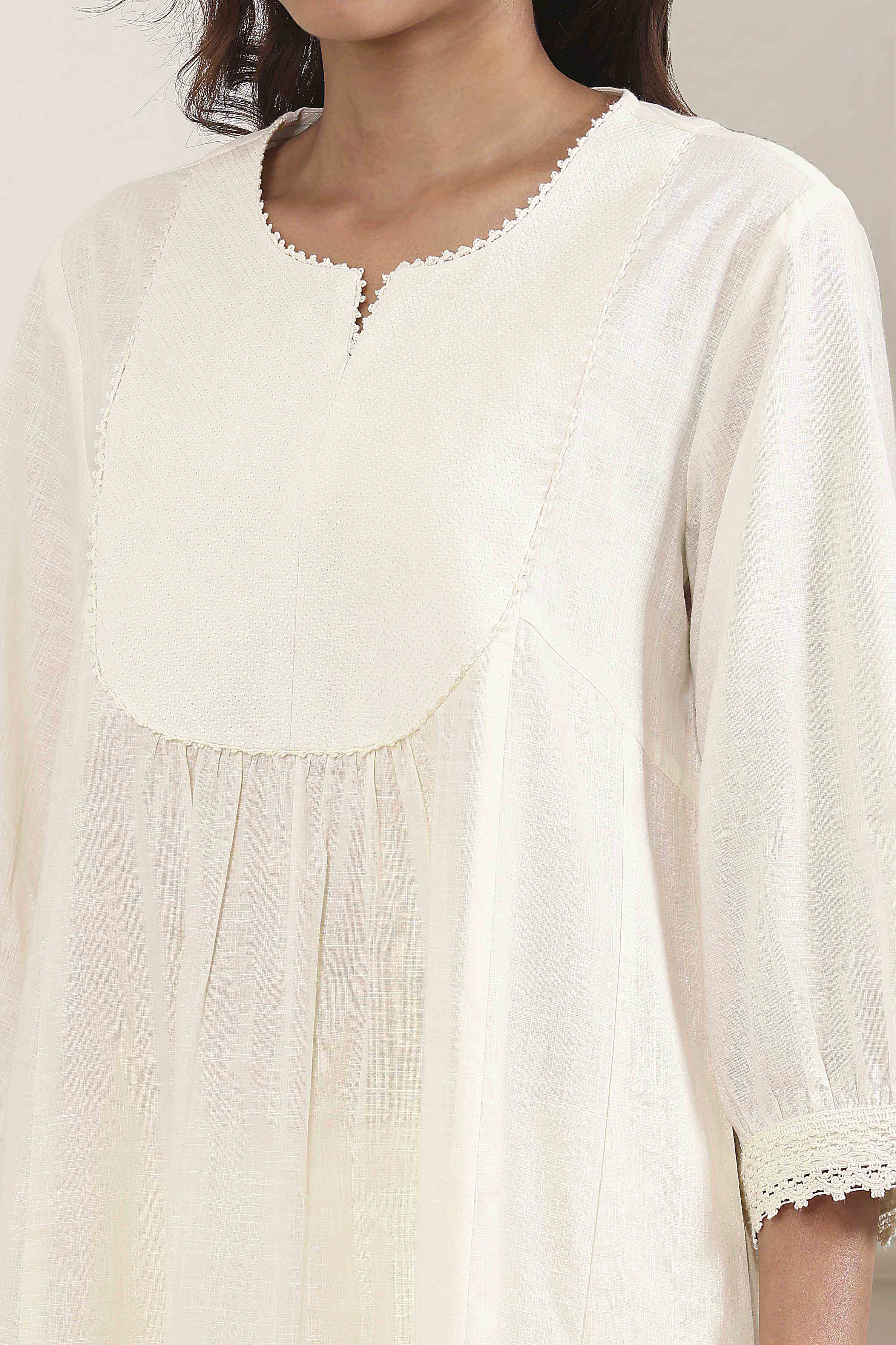 Off-White Cotton Solid A-Line Kurta image number 1