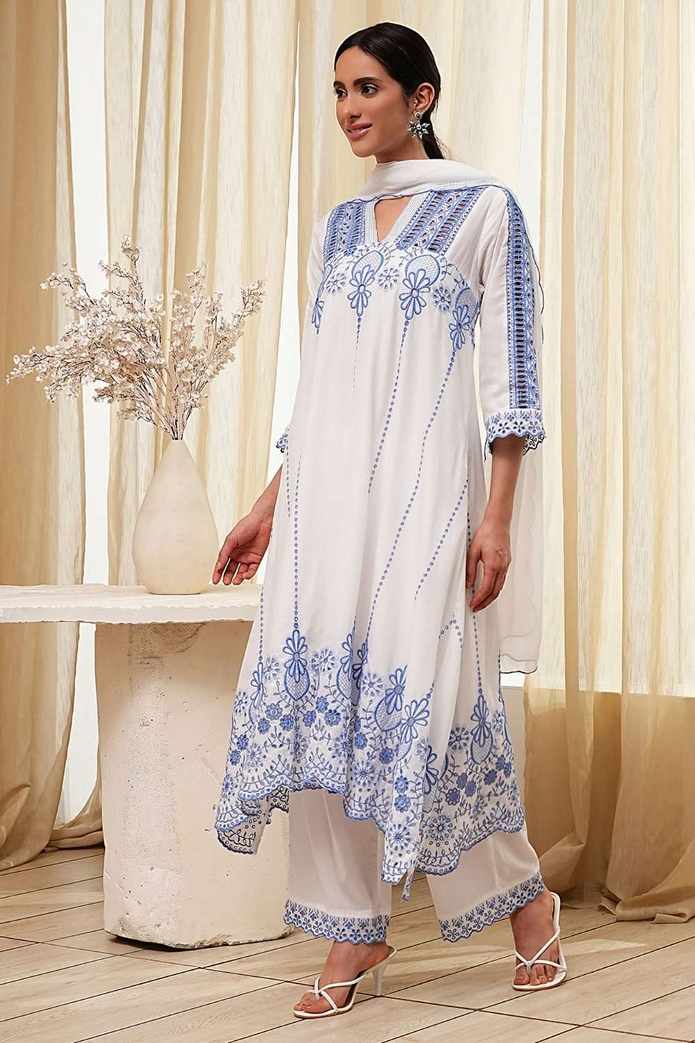 White and Red Cotton Asymmetric Suit Set image number 3