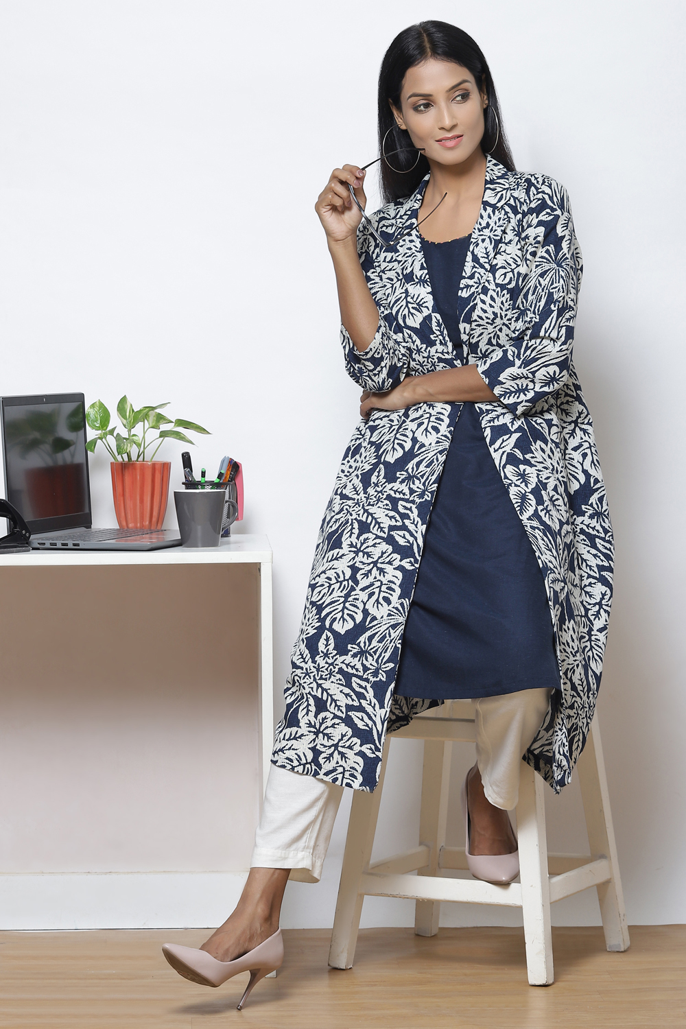 Indigo LIVA Flax Straight Printed Kurta with Jacket image number 0