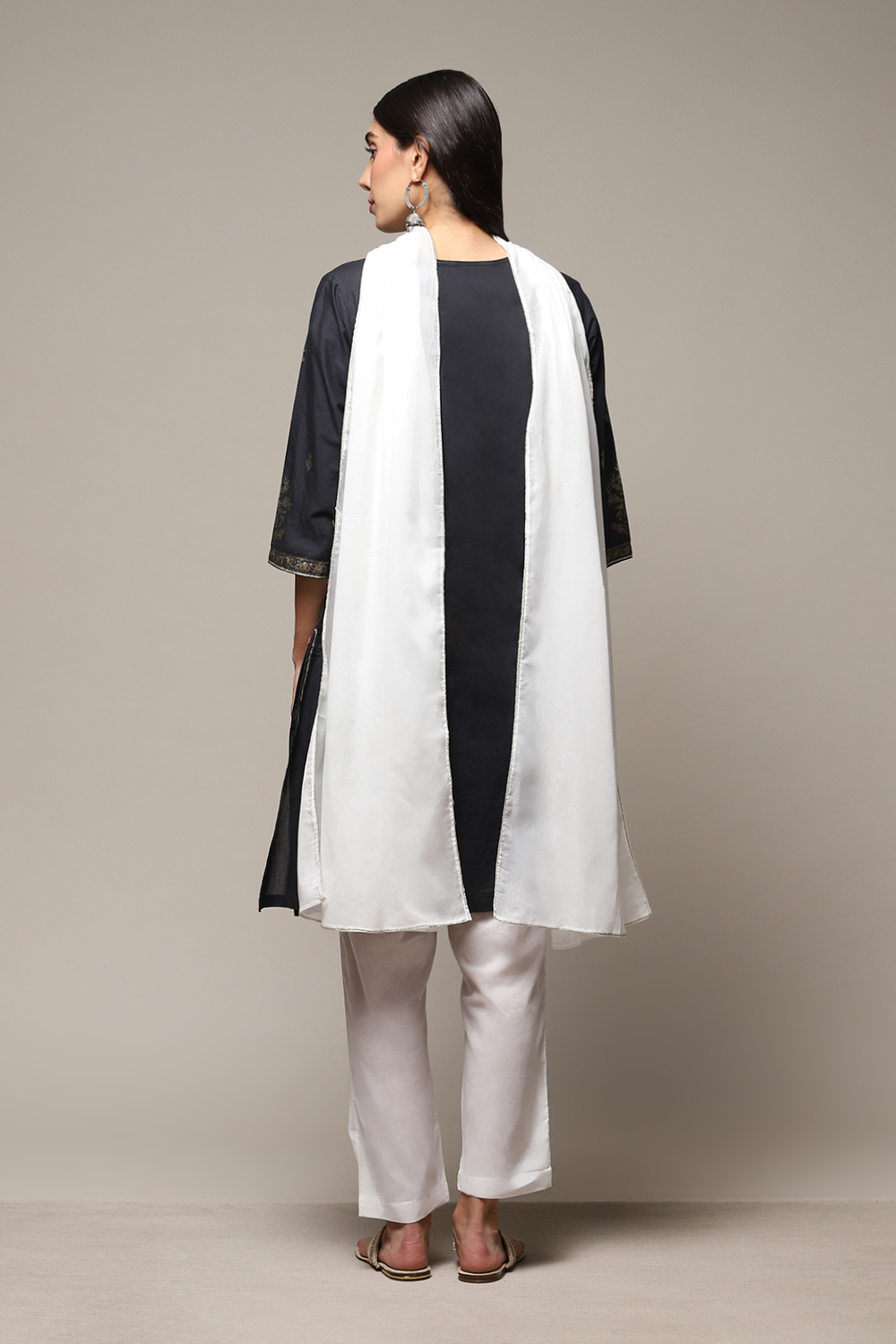 Charcoal Cotton Straight Kurta Regular Pants Suit Set image number 4