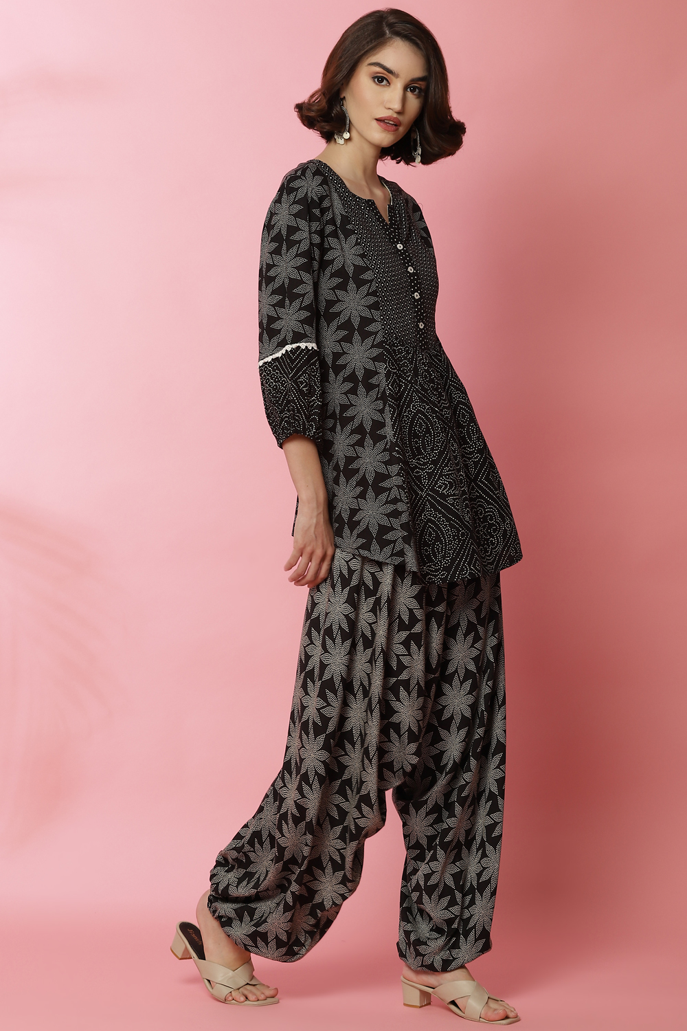 Black And Off White Viscose Printed Short Kurti image number 3