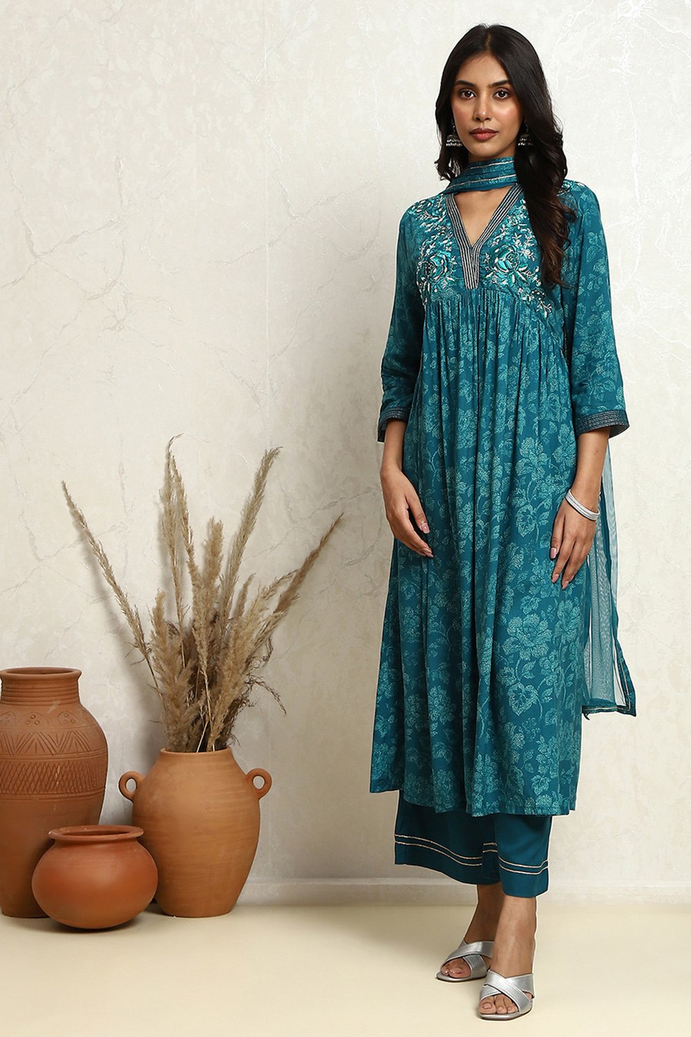 Fuchsia Floral Printed Flared Suit Set image number 5