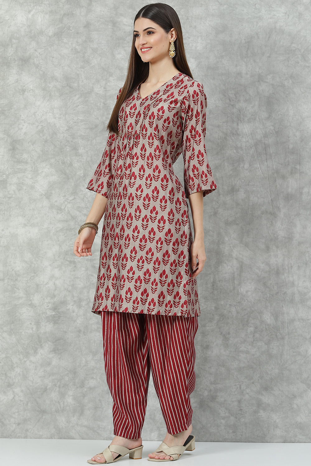 Maroon Poly Viscose Flared Printed Kurta Set image number 3