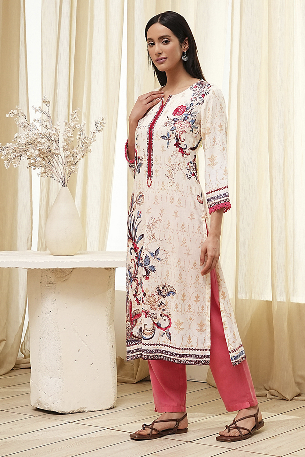 Ecru Floral Printed Straight Kurta image number 2
