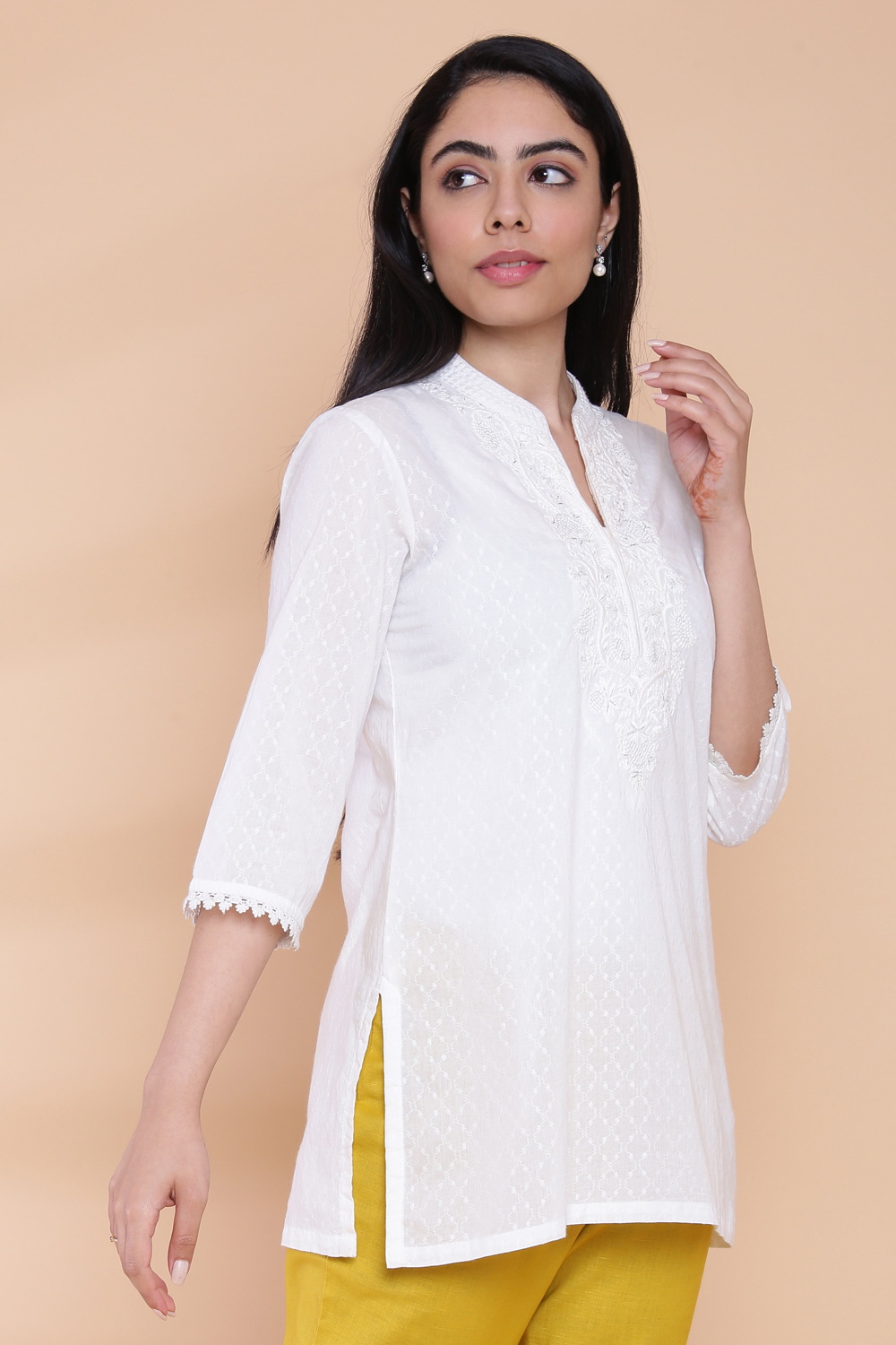 Off White Cotton Chikankari Short Embroidered Kurti image number 4
