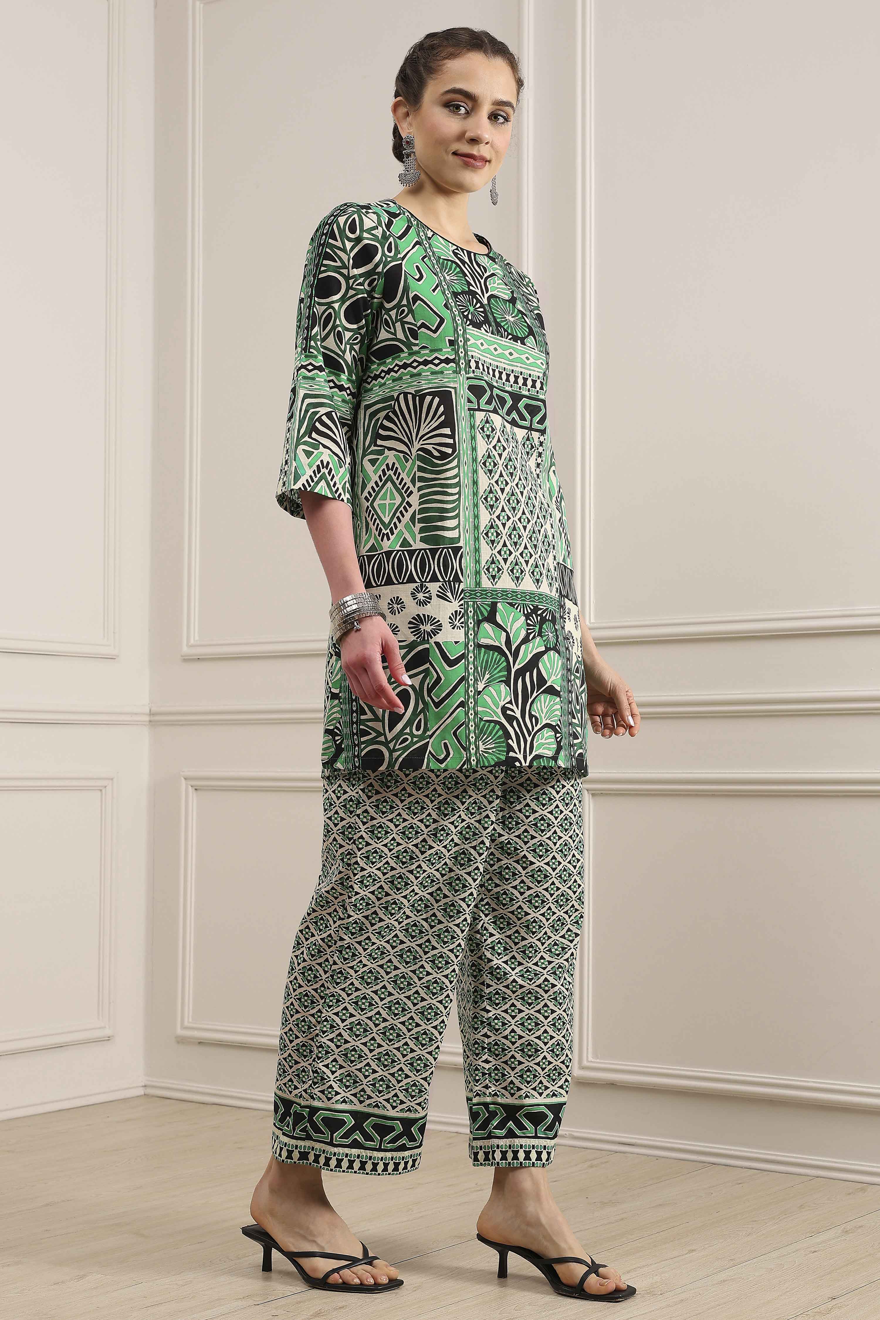 Green Cotton Printed Straight Kurta Palazzo Set image number 5