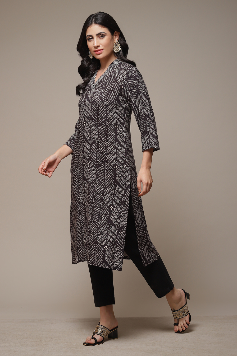 Beige LIVA Straight Printed Kurta image number 3
