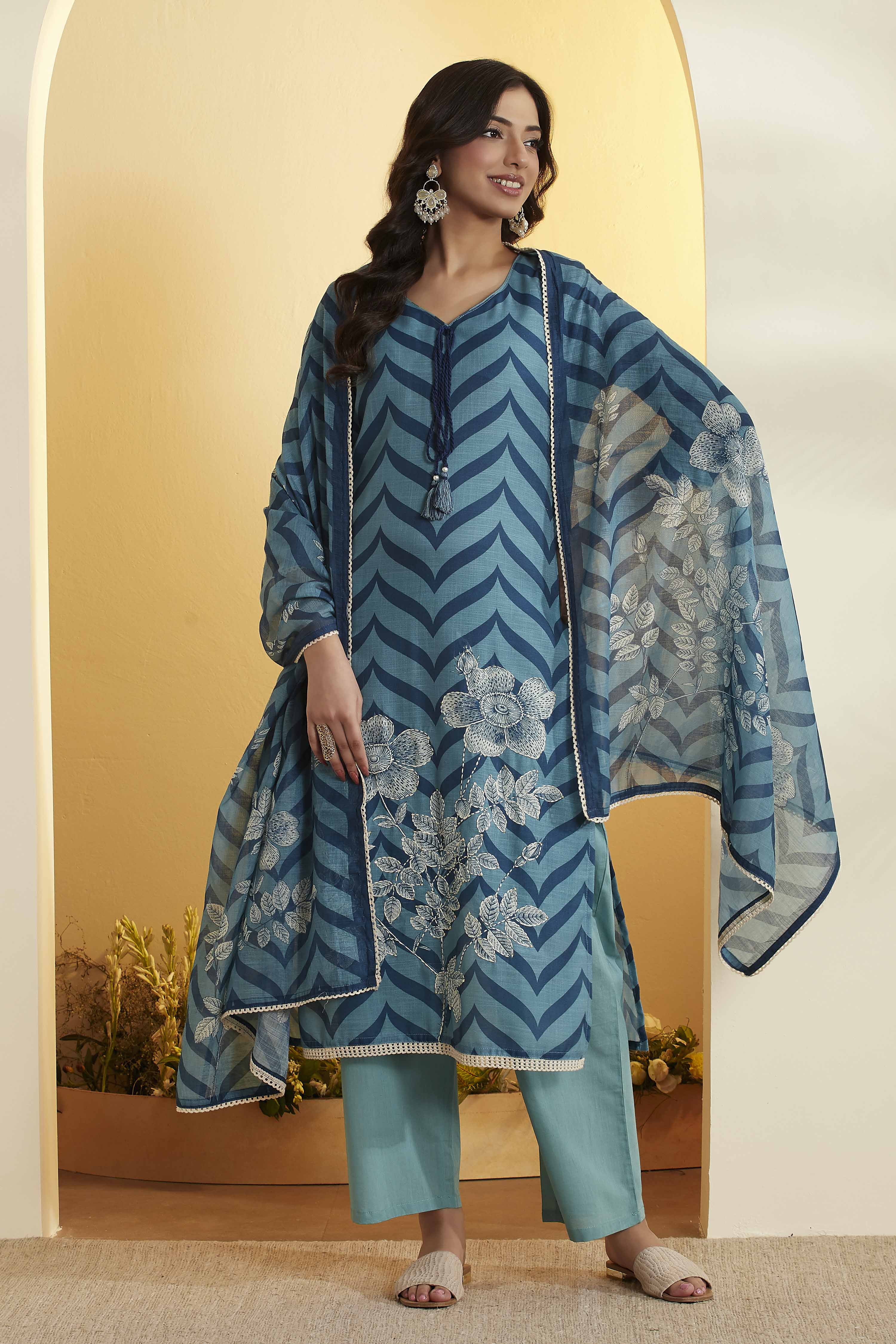 Teal Floral Printed Poly Linen Kurta Set image number 6