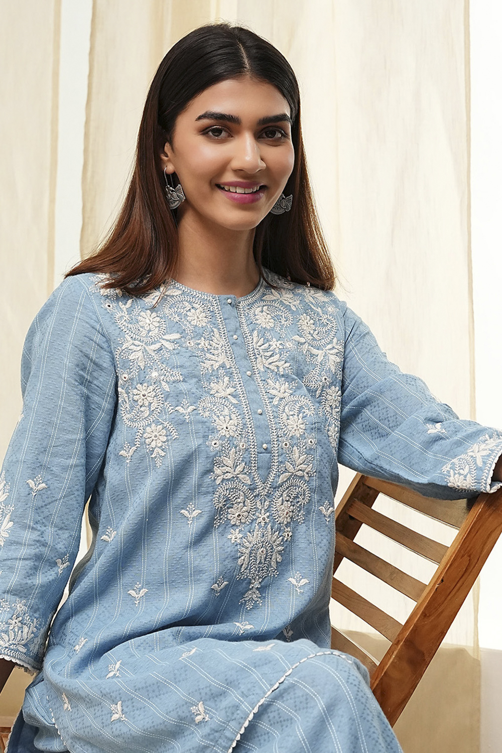 Blue Cotton Embroidered Straight Kurta Set image number 7