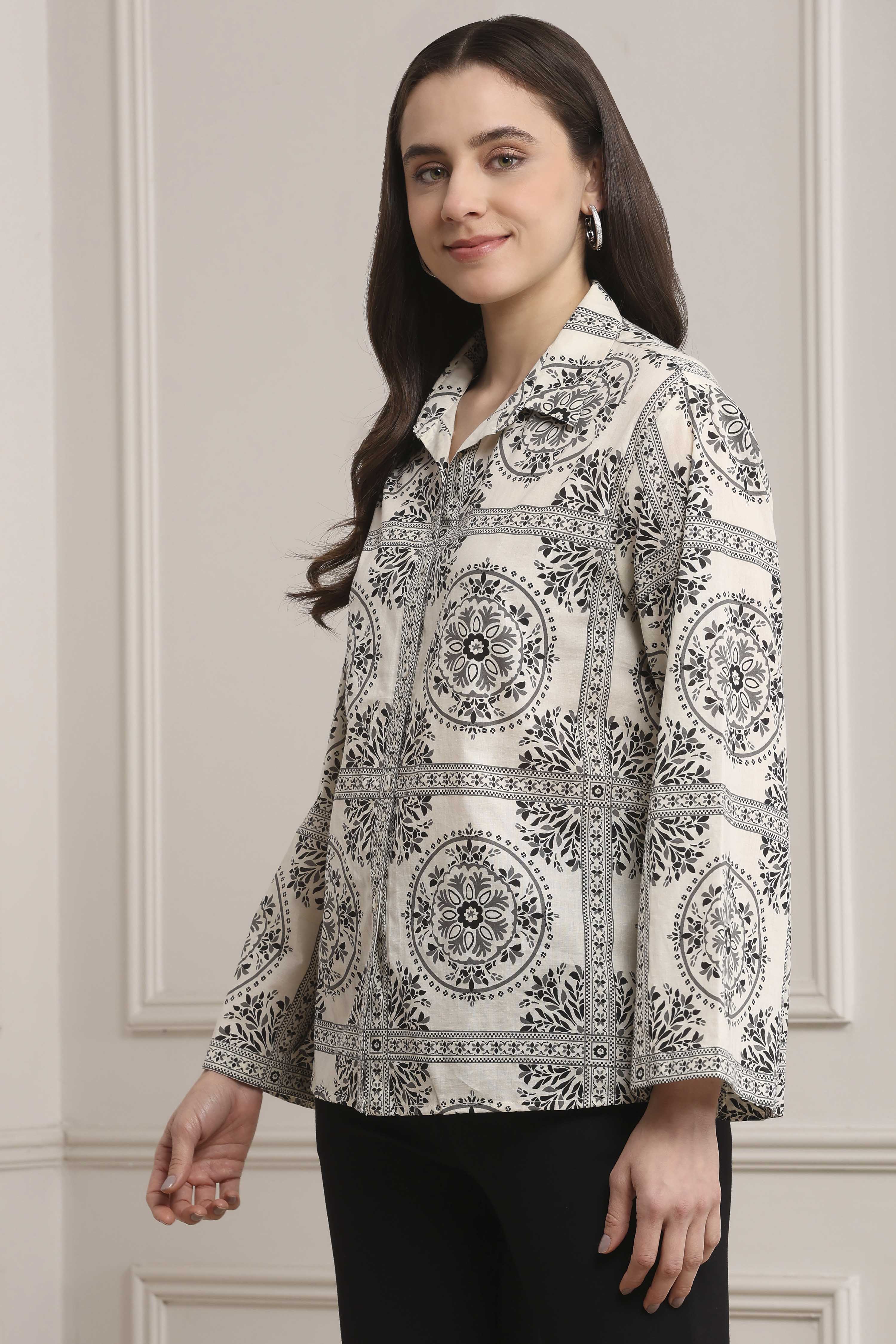 Black Cotton Printed Straight Shirt image number 2